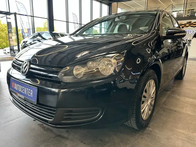 Volkswagen Golf view 4