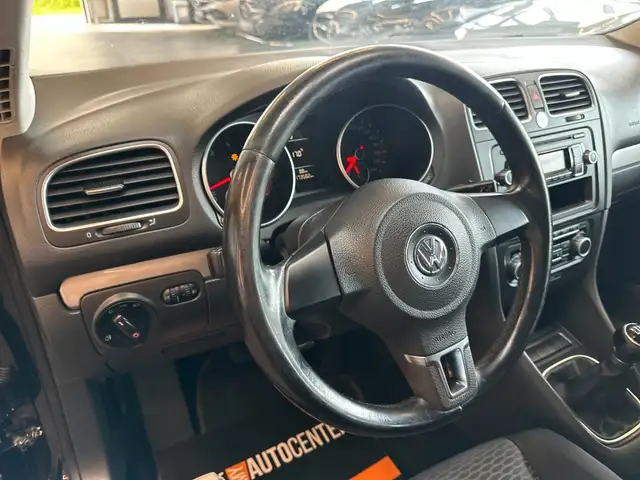 Volkswagen Golf view 9