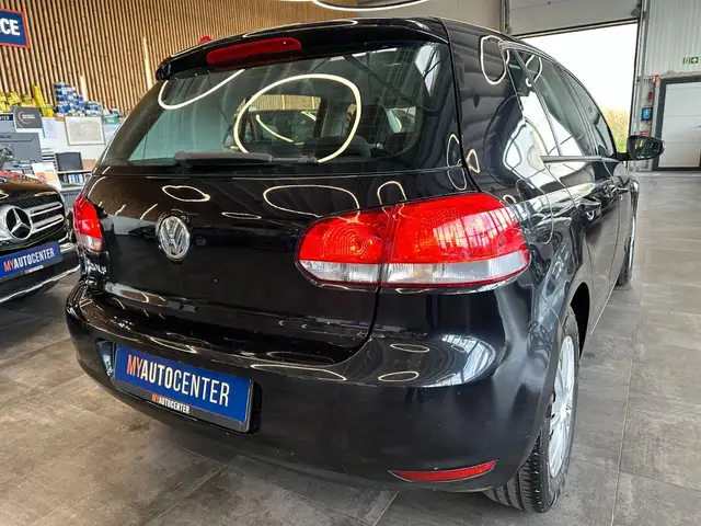 Volkswagen Golf view 2