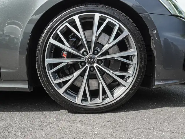 Audi S6 view 7