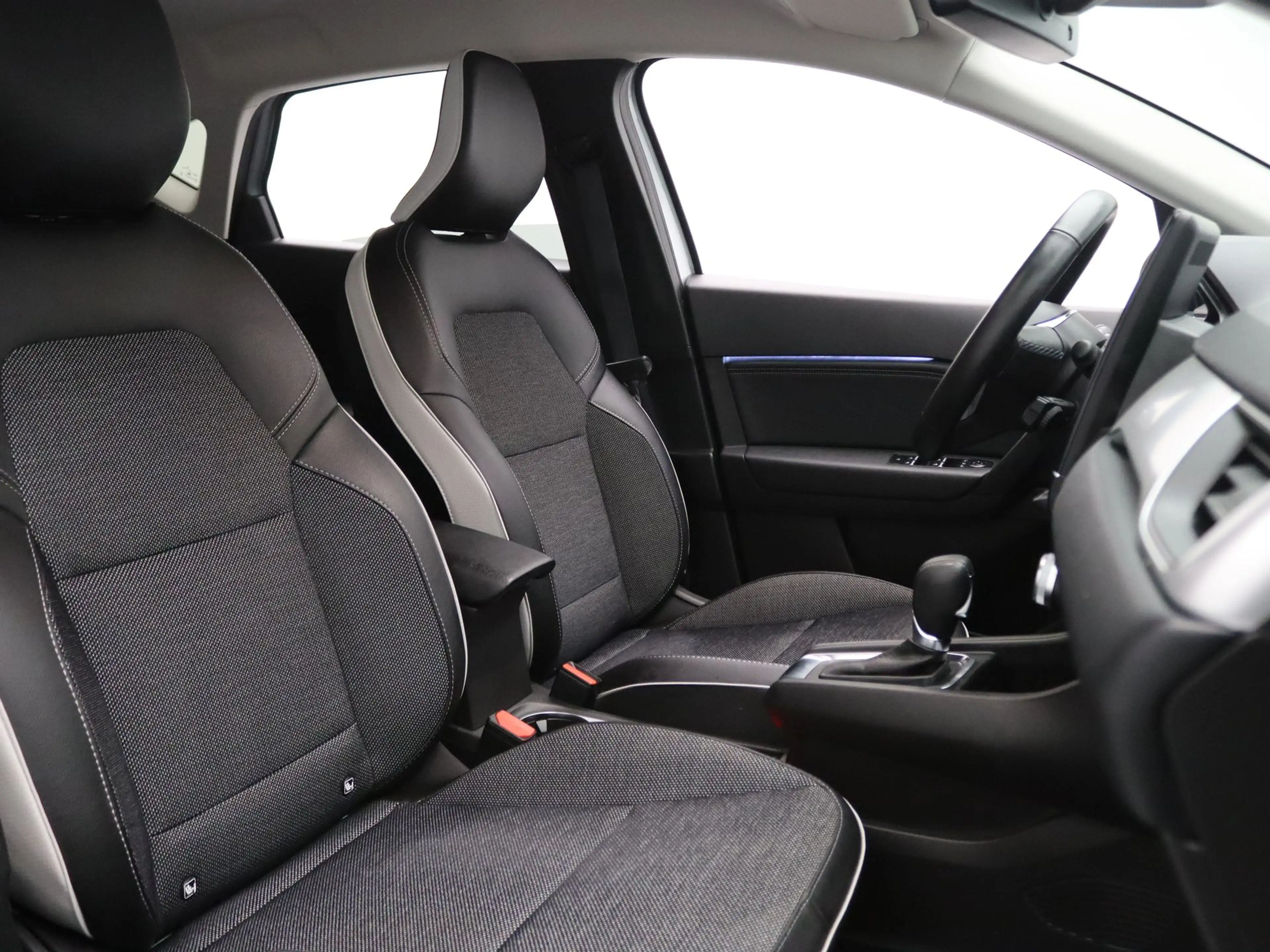 Renault Captur 145pk E-Tech full hybrid techno Camera | Trekhaak — photo 32
