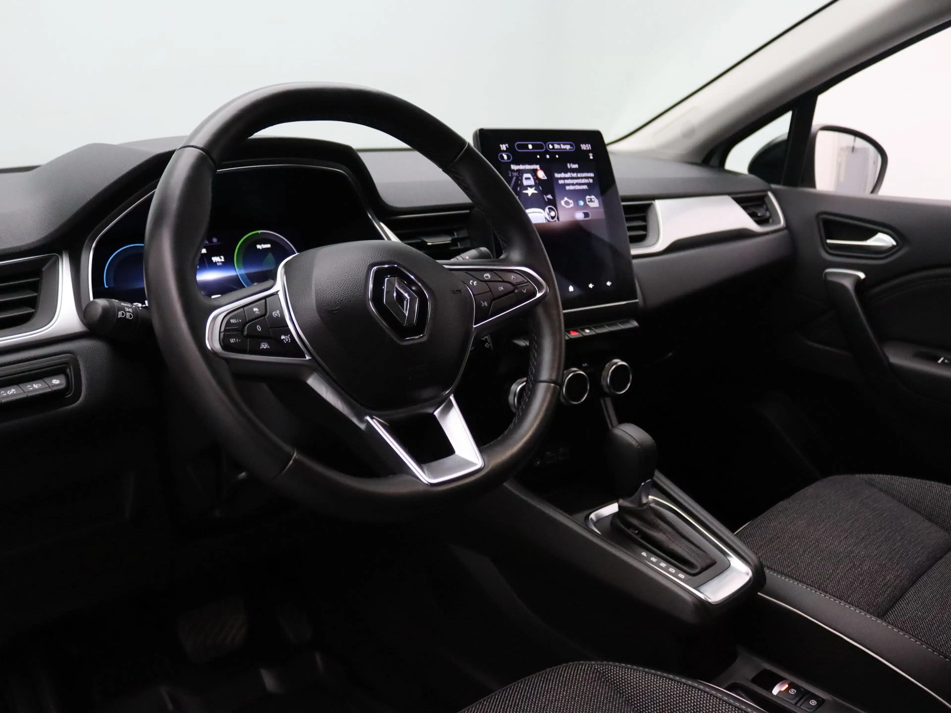 Renault Captur 145pk E-Tech full hybrid techno Camera | Trekhaak — photo 3