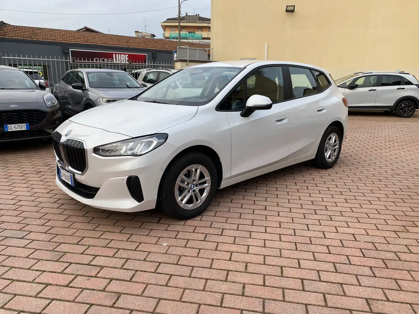 BMW 218 Serie 2 Active Tourer 218i Luxury auto Weiß - 1
