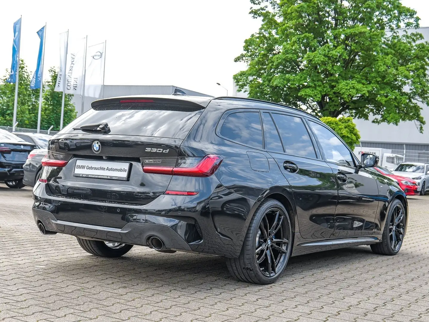 BMW 330 d xDrive Tour. M Sport HuD+Pano+Laser+Standhzg.+Hi Noir - 2