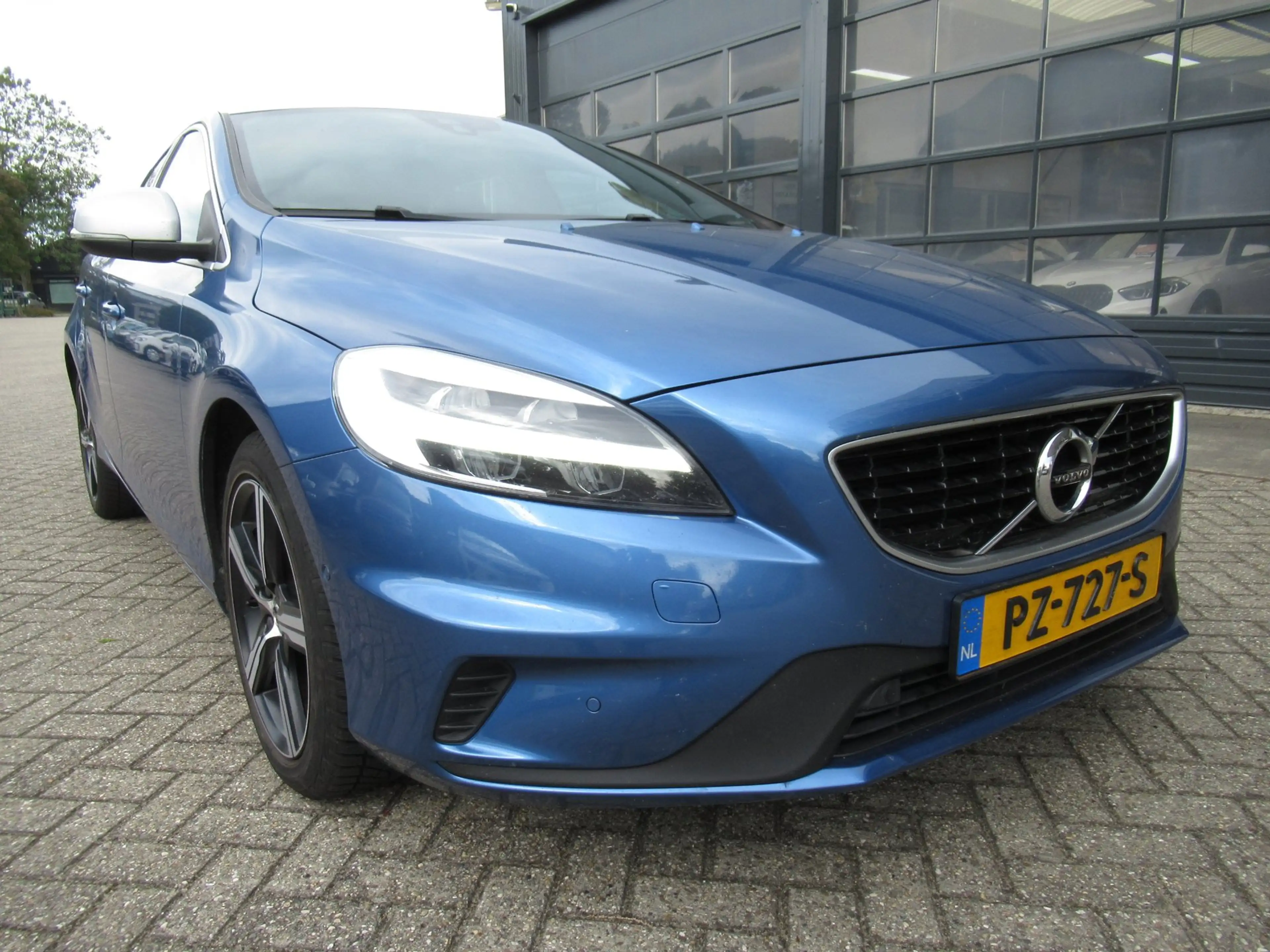 Volvo V40 2.0 T4 Business Sport / 1e EIG / AUTOMAAT / PANO / — photo 10