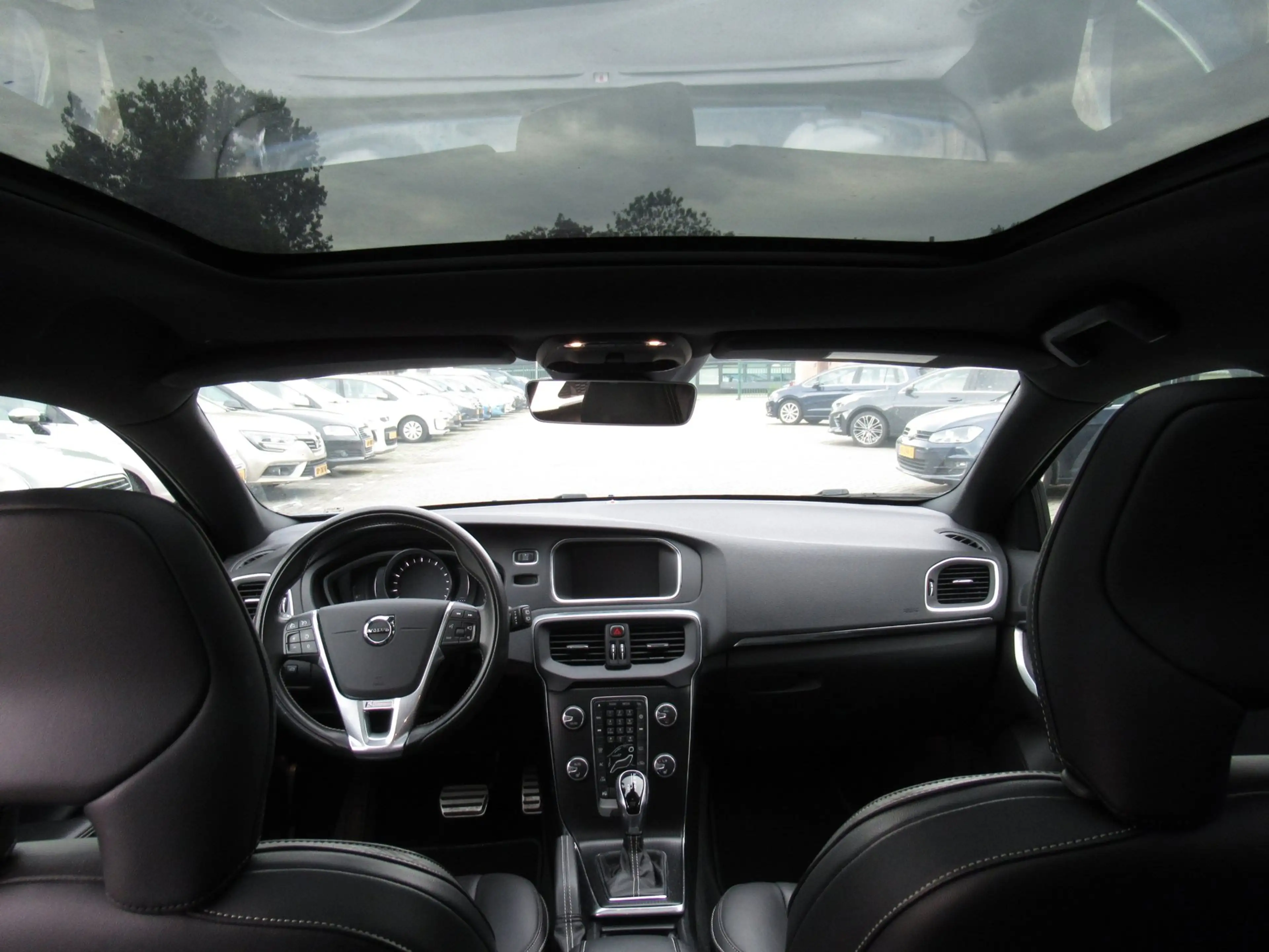 Volvo V40 2.0 T4 Business Sport / 1e EIG / AUTOMAAT / PANO / — photo 12