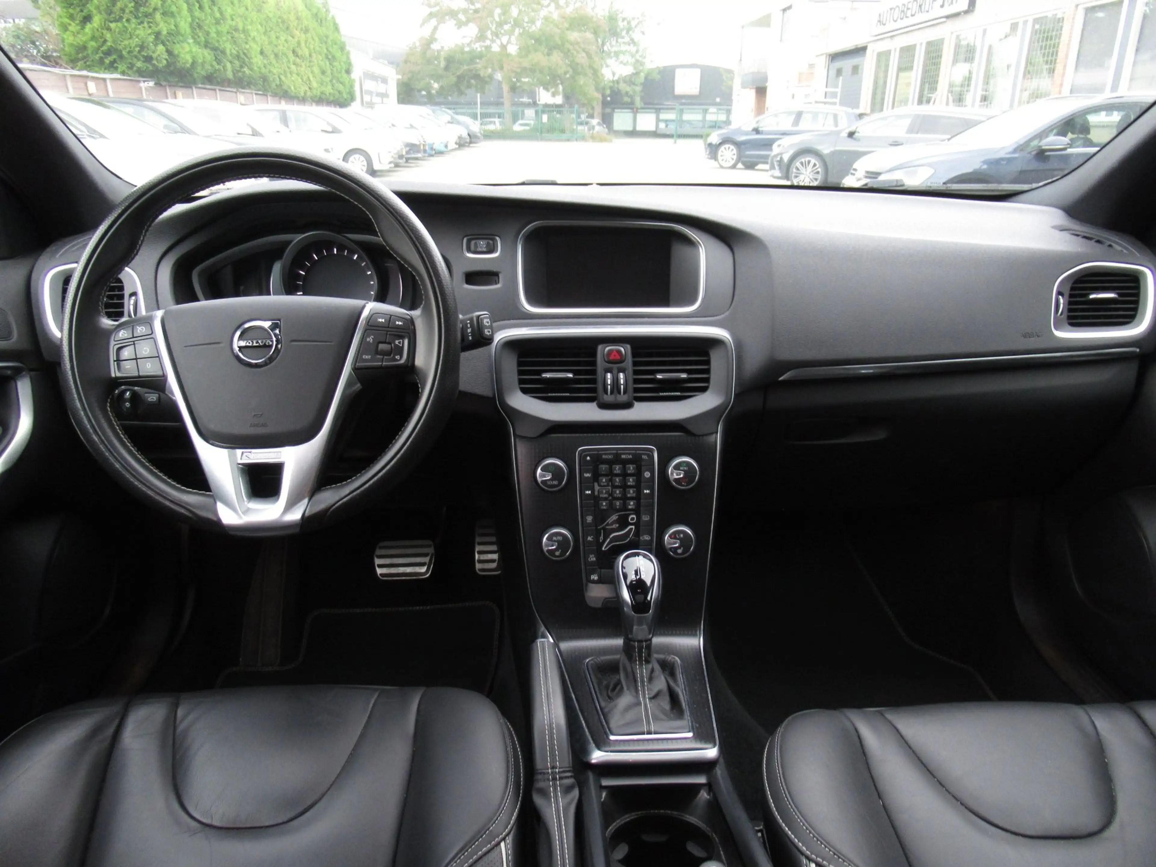 Volvo V40 2.0 T4 Business Sport / 1e EIG / AUTOMAAT / PANO / — photo 13