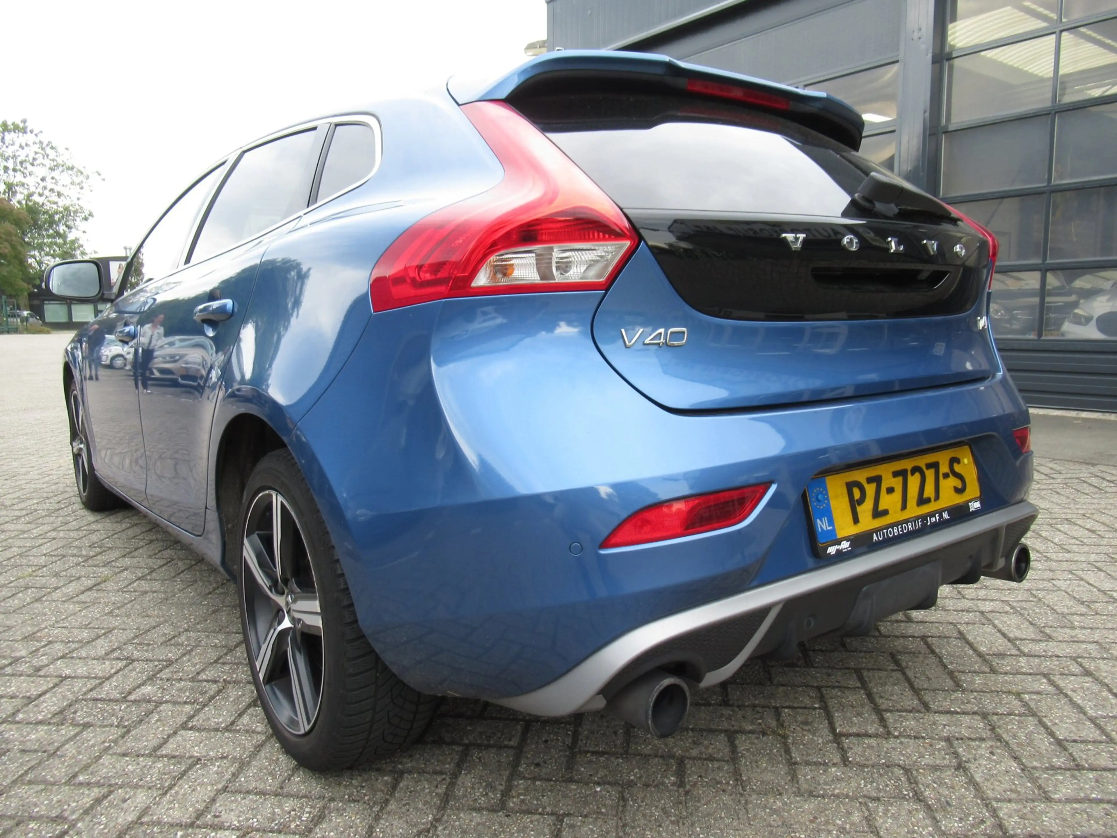 Volvo V40 2.0 T4 Business Sport / 1e EIG / AUTOMAAT / PANO / — photo 4
