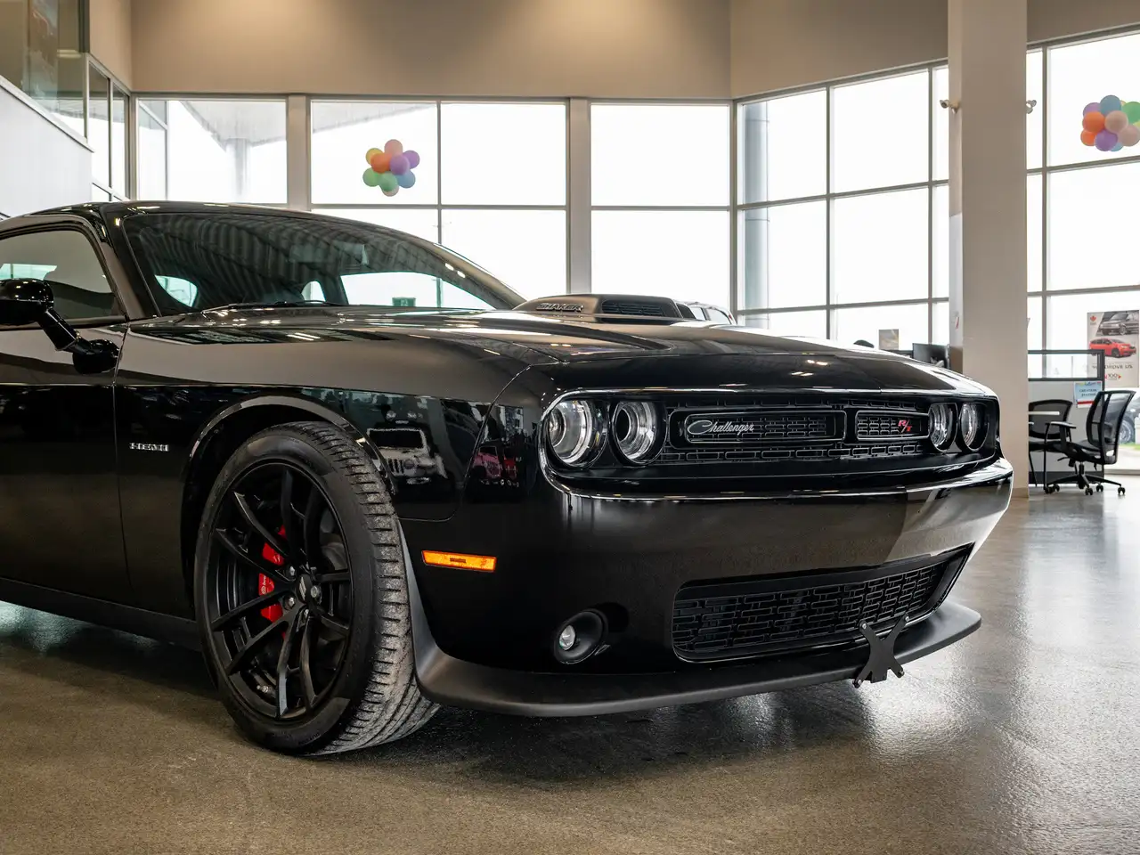 Dodge Challenger снимка Dodge Challenger