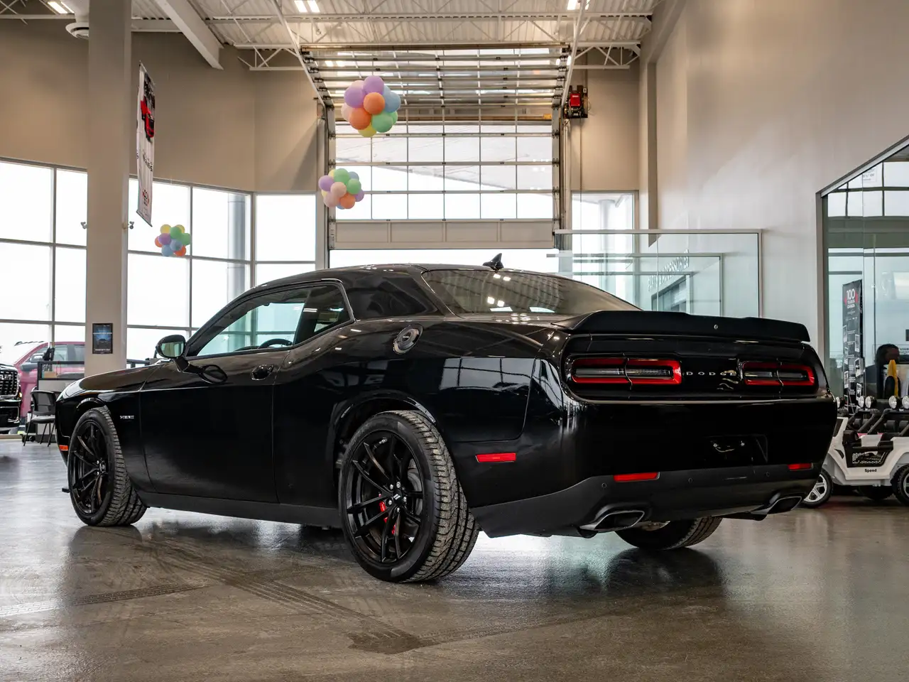 Dodge Challenger снимка Dodge Challenger