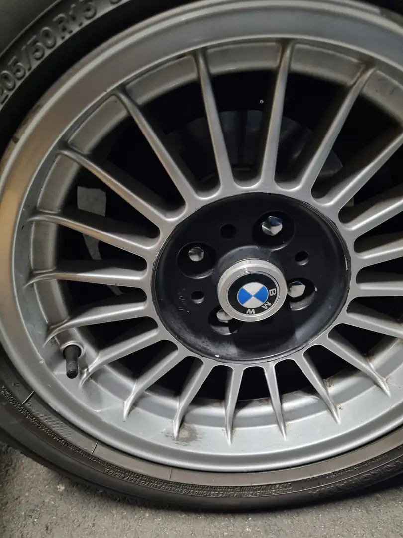 BMW 323 323i - 1