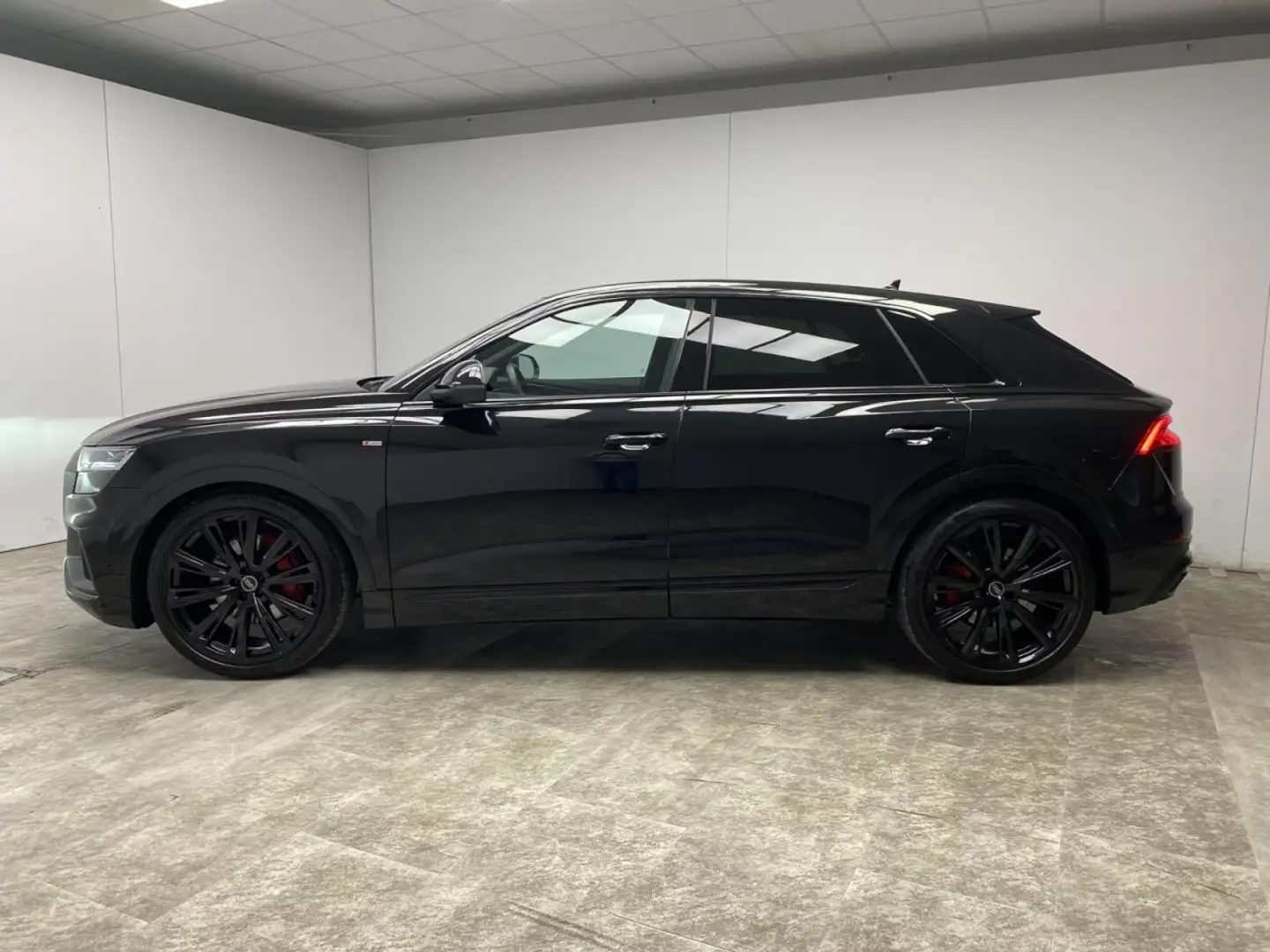 Audi Q8 55 TFSI quattro S-Line Standheizung + HUD Klima Чёрный - 2