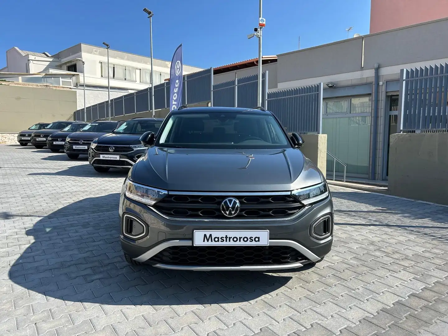 Volkswagen T-Roc T-Roc 2022 1.0 tsi Life 110cv Grigio - 1