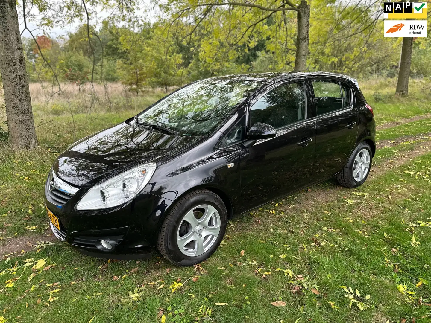 Opel Corsa 1.2-16V Enjoy apk t/m 29-12-2025 Negro - 1
