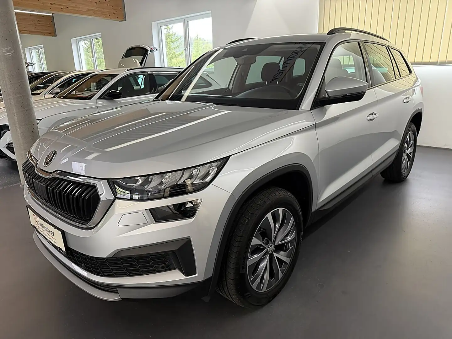 Skoda Kodiaq 2,0TDI DSG 4x4 *LED*NAVI*ACC*Sitzheizung*WSS-He... Silber - 2