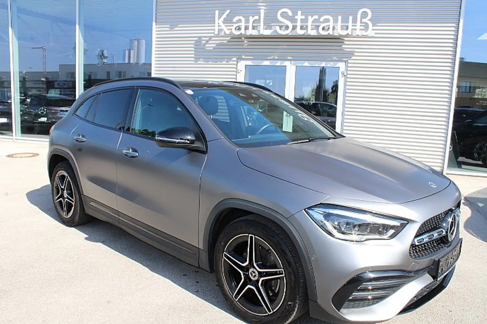 Mercedes-Benz GLA 200 d 4MATIC Aut. Gris - 1