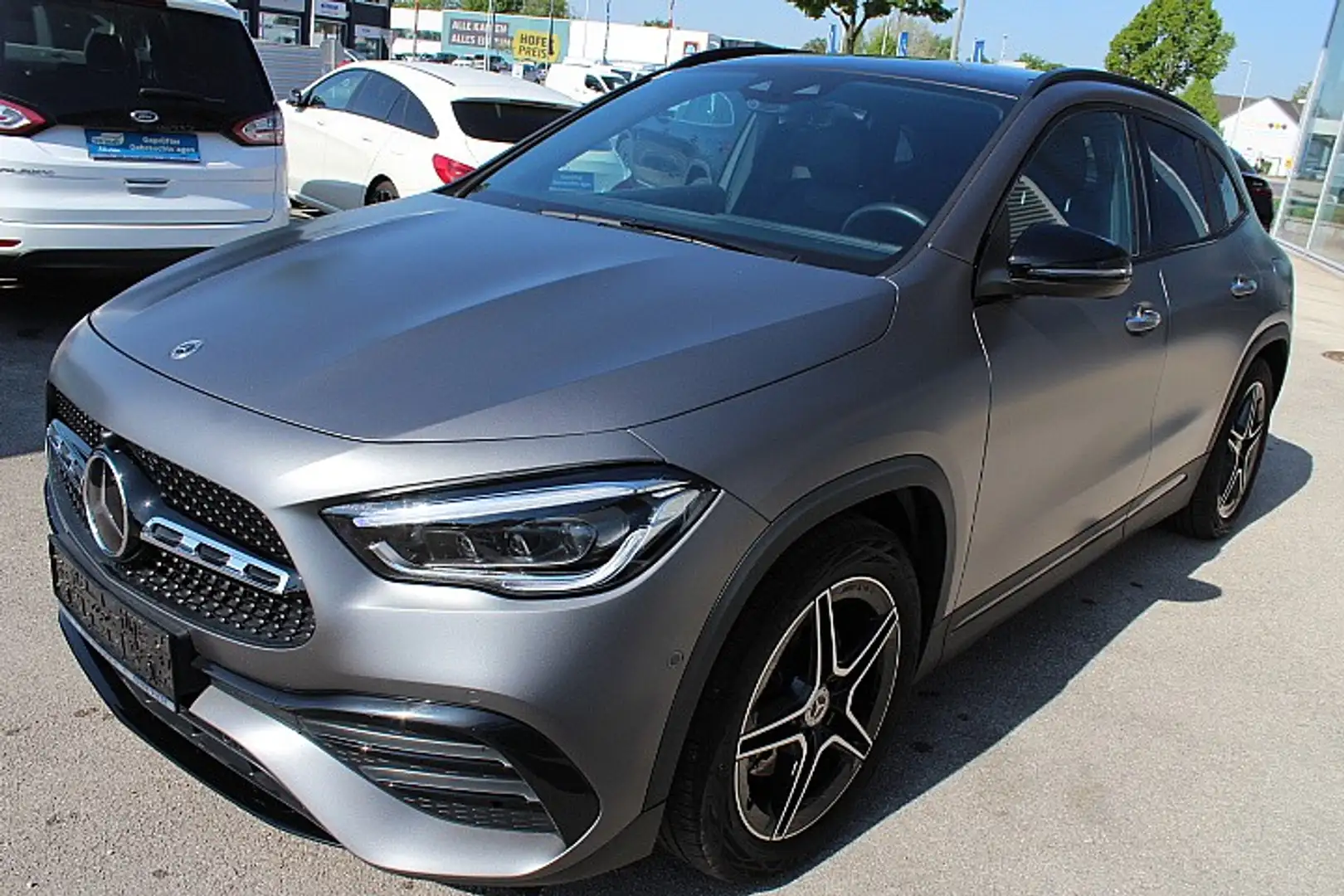 Mercedes-Benz GLA 200 d 4MATIC Aut. Grijs - 2