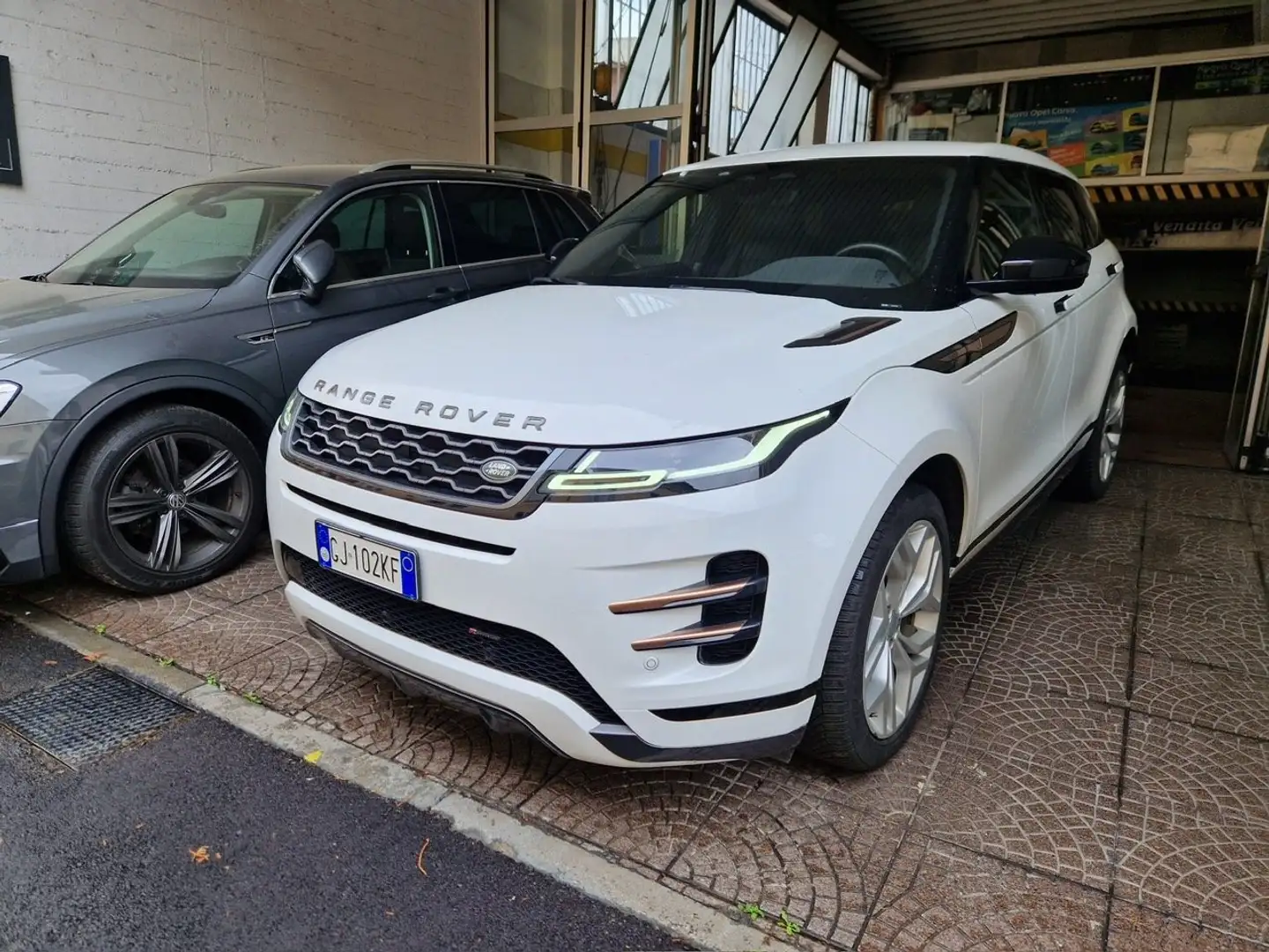 Land Rover Range Rover Evoque Range Rover Evoque 2.0 i4 mhev R-Dynamic awd 249cv Weiß - 1