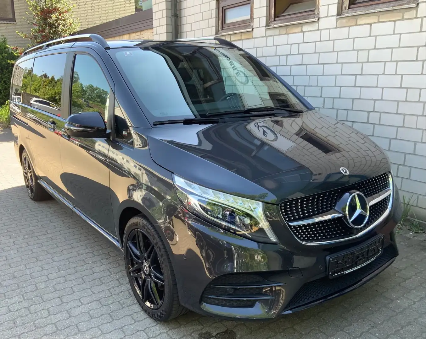 Mercedes-Benz V 300 d Edition AMG Lang Leder/AHK/Burmester/2Hd Grau - 1