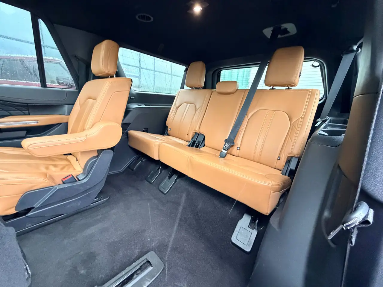 Ford Expedition снимка Ford Expedition