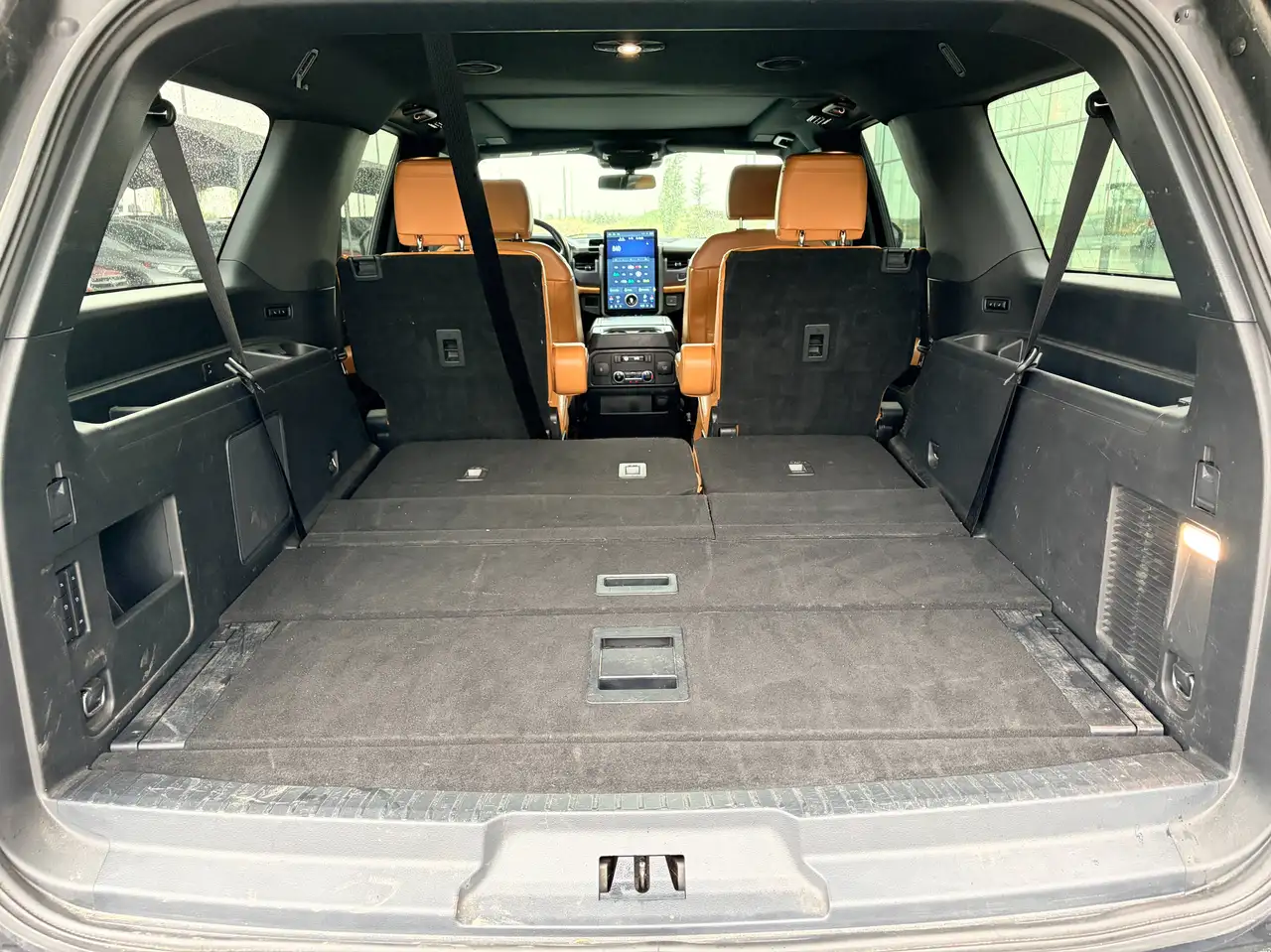 Ford Expedition снимка Ford Expedition