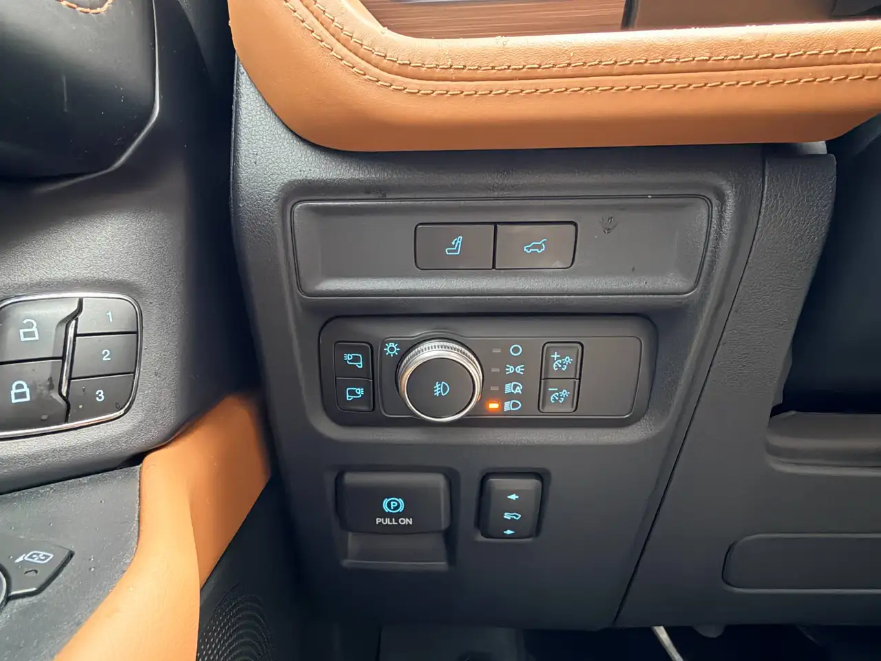 Ford Expedition снимка Ford Expedition