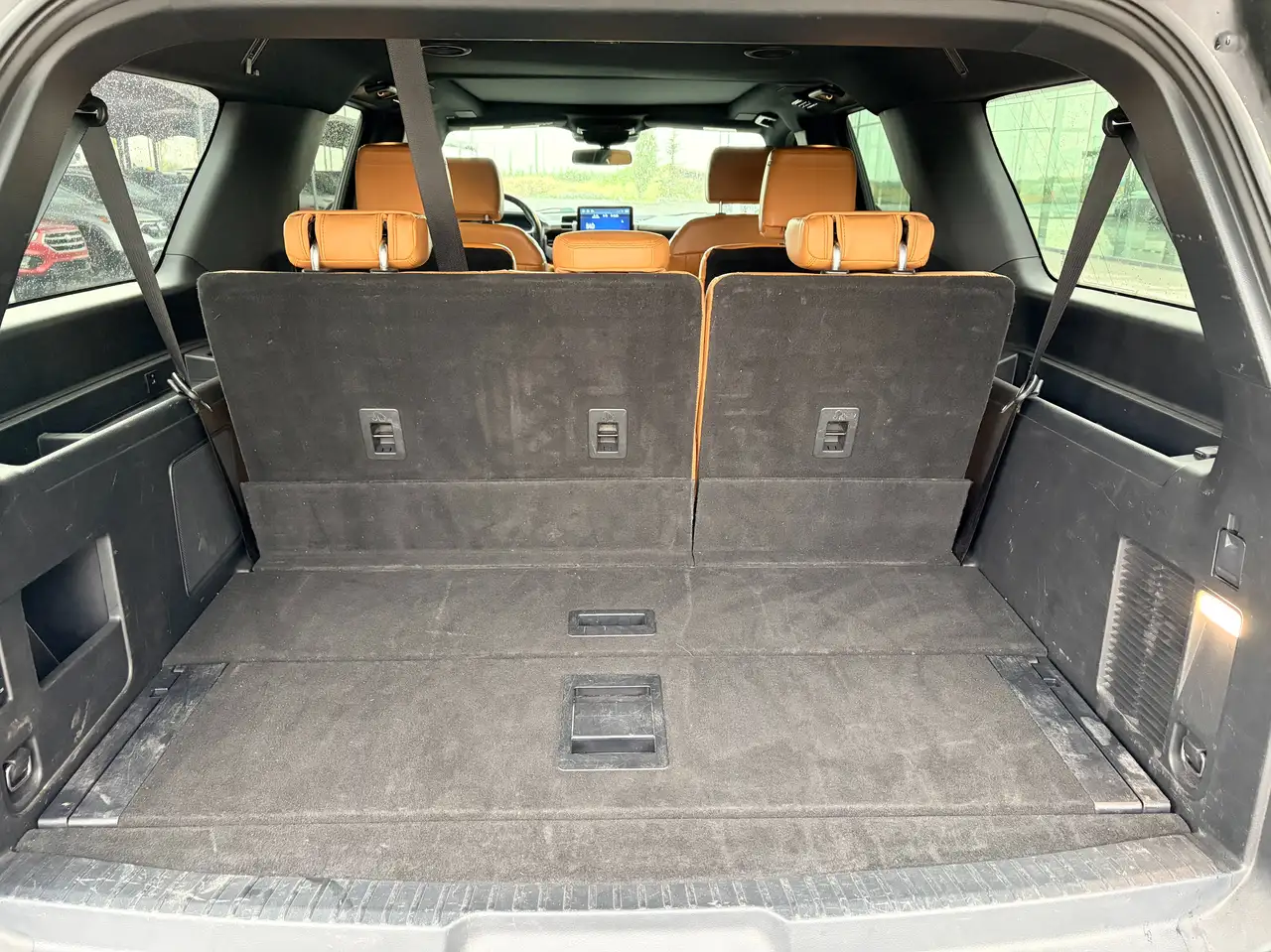 Ford Expedition снимка Ford Expedition