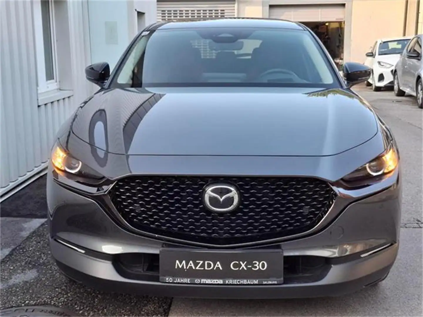 Mazda CX-30 e-Skyactive G140 Nagisa Aut. Grau - 2