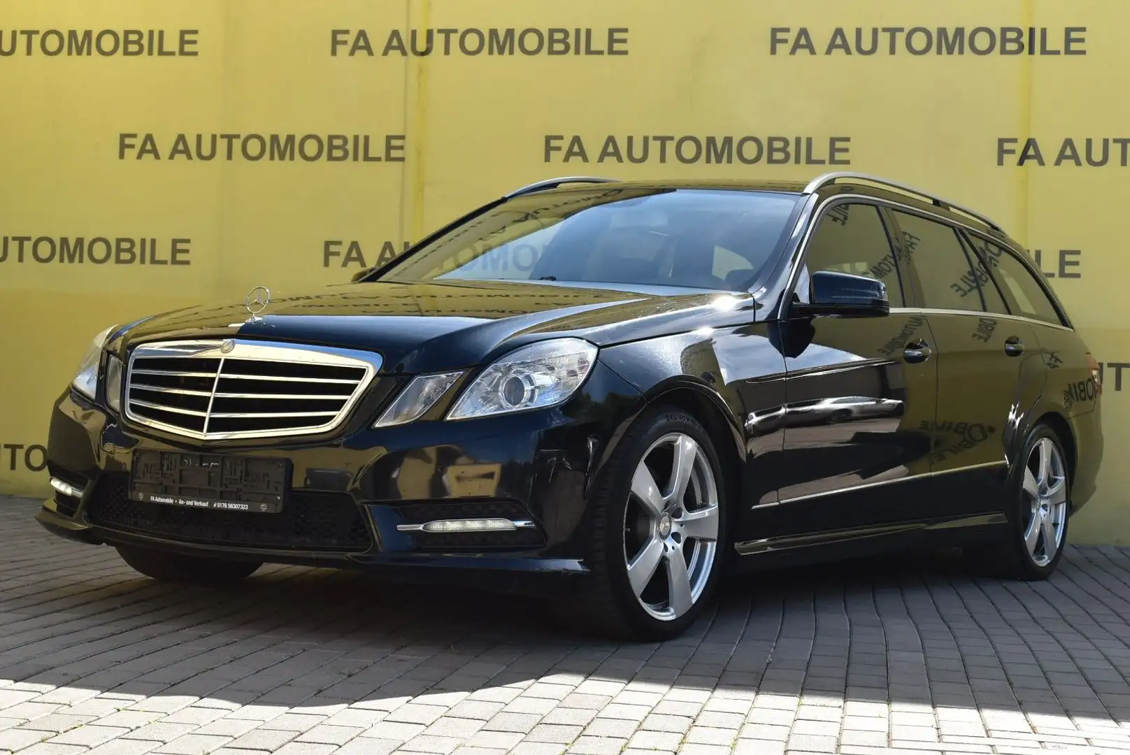 Mercedes-Benz E 250 CDI 4Matic T/LEDER/MASSAGE/AMG/PDC/SHZ/ALU Fekete - 1