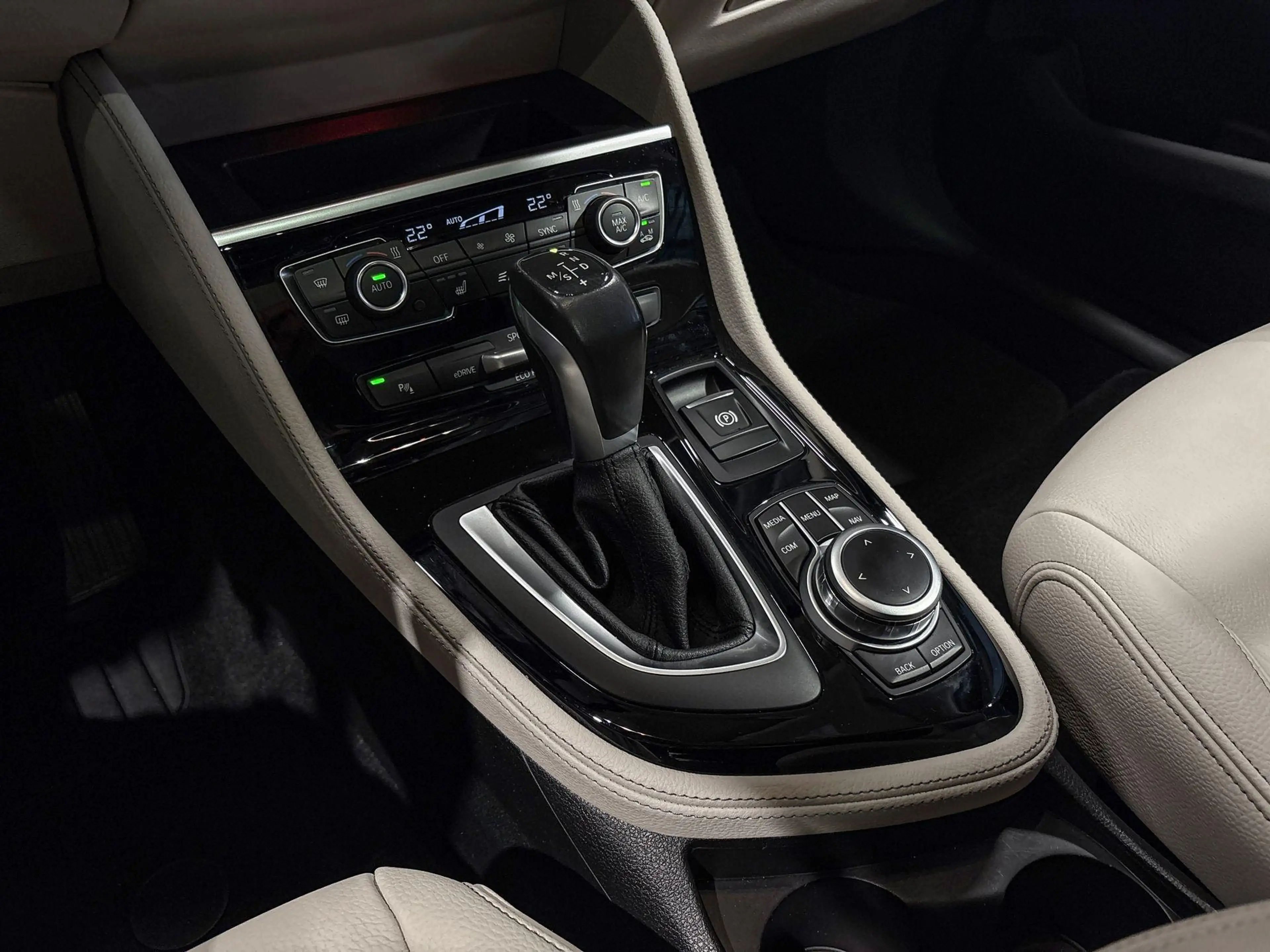BMW 225 2 Serie Active Tourer 225xe iPerformance Business — photo 12