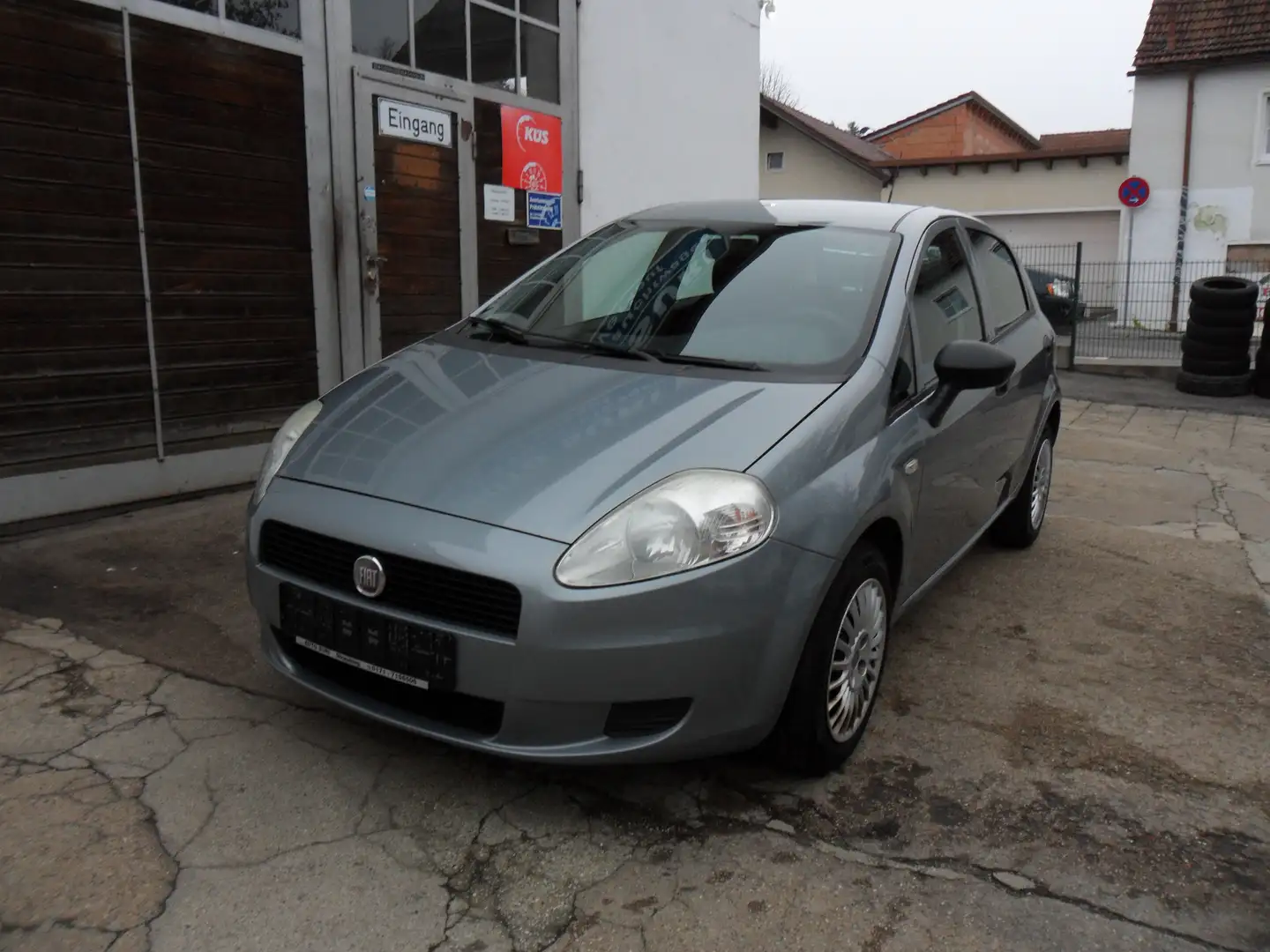Fiat Grande Punto Grande Punto  5-Türer 1.2 8V Grau - 2
