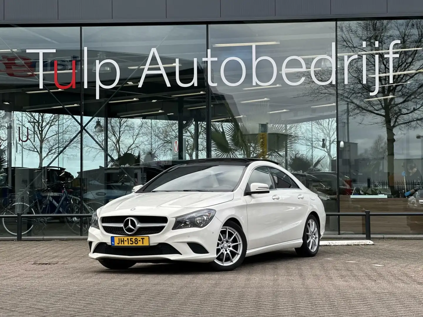 Mercedes-Benz CLA 180 Edition 1 Panoramadak Automaat Wit - 1