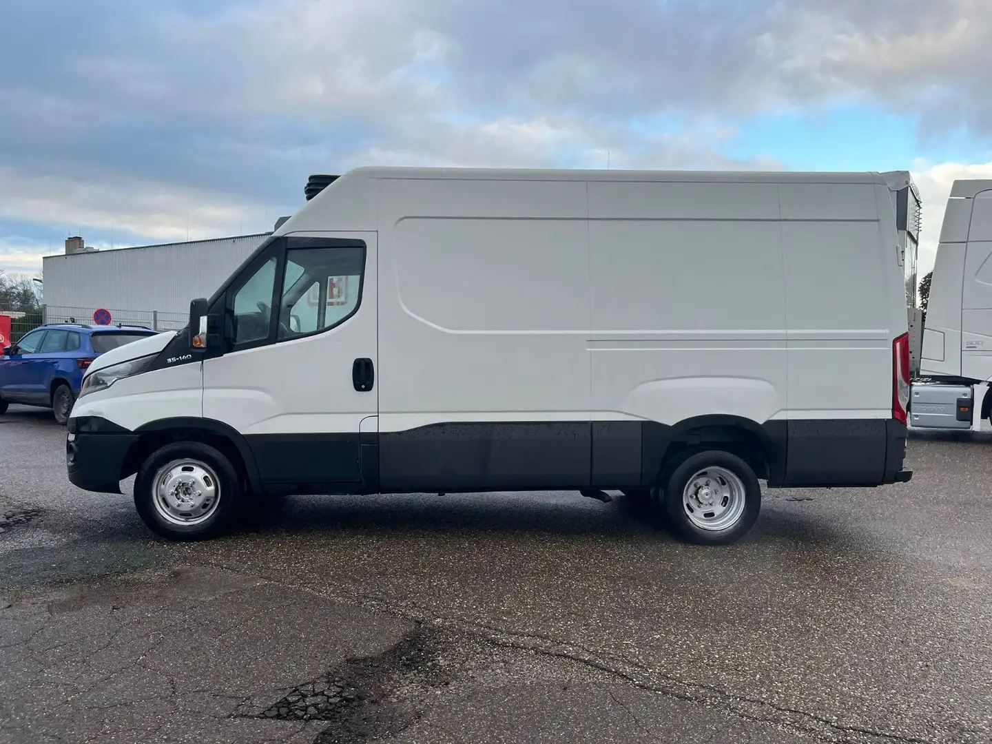 Iveco Daily 35 C14*Carrier 300*Zwillingsbereifung* Weiß - 2