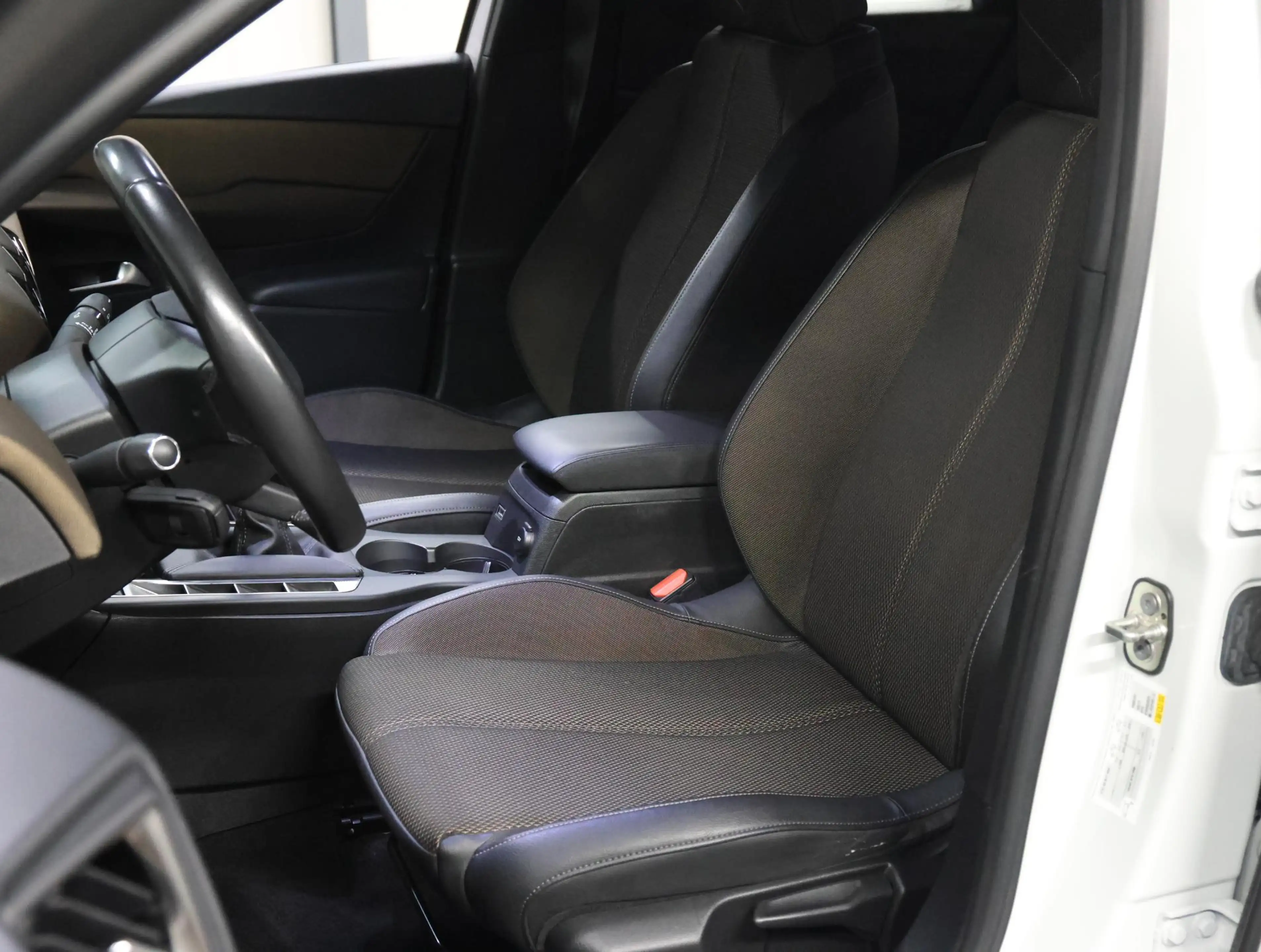 DS Automobiles DS 3 Crossback 1.2 100PK Business | AppleCarPlay/AndroidAuto | Ar — photo 12