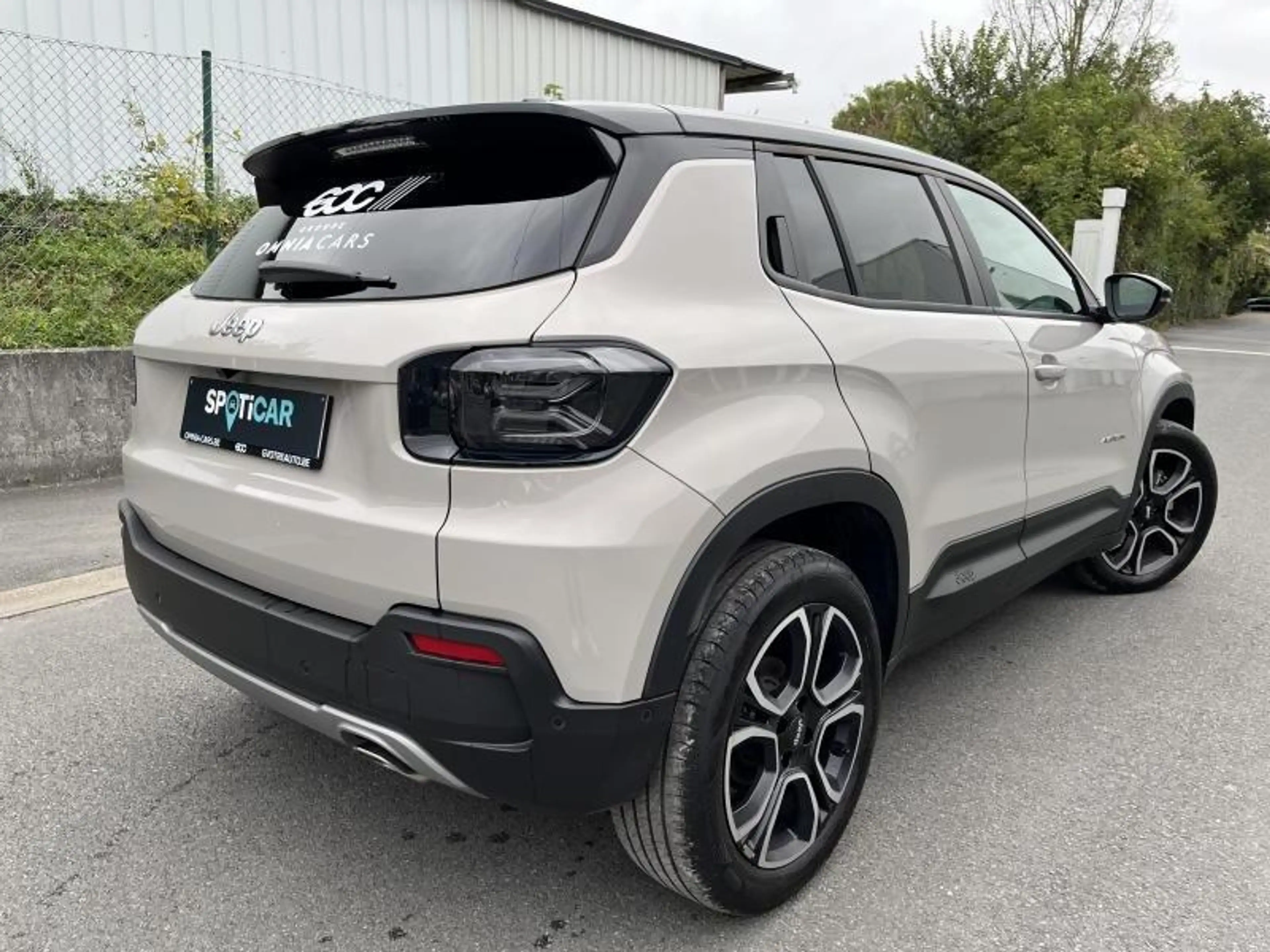Jeep Avenger E-Hybrid Altitude — photo 6