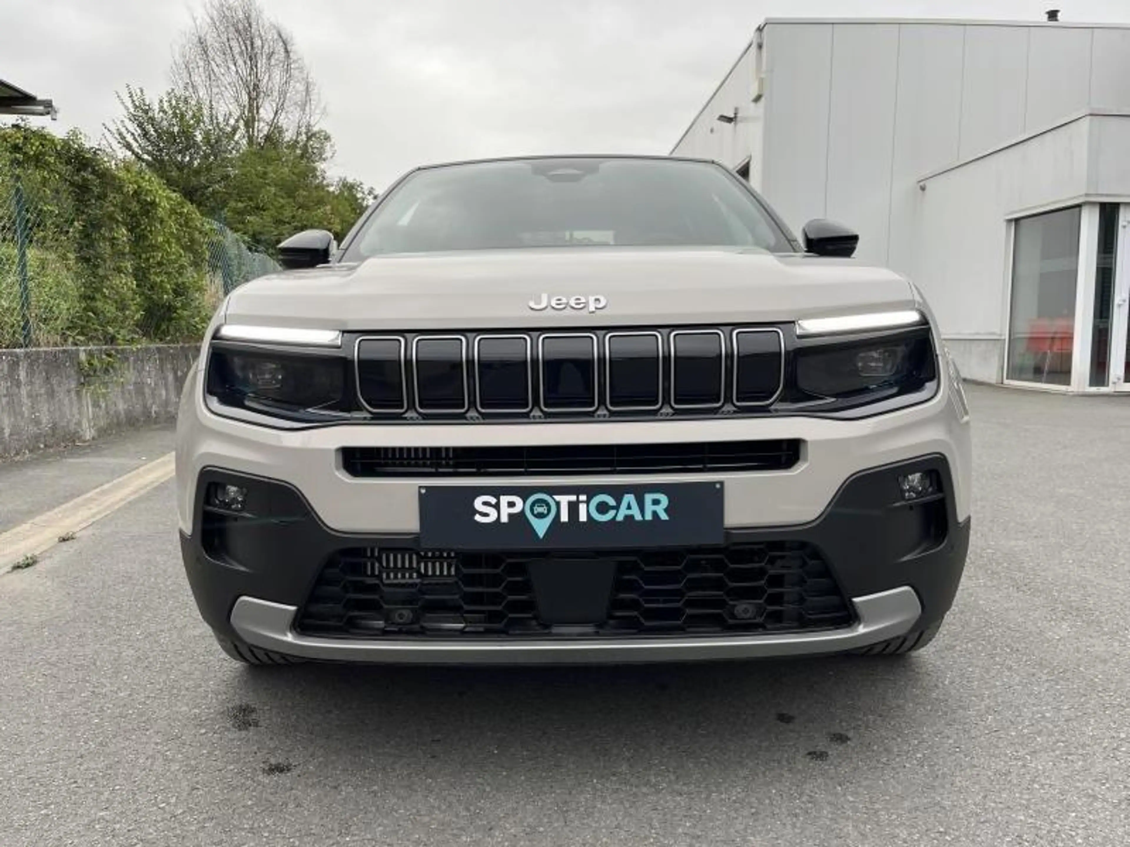 Jeep Avenger E-Hybrid Altitude — photo 2