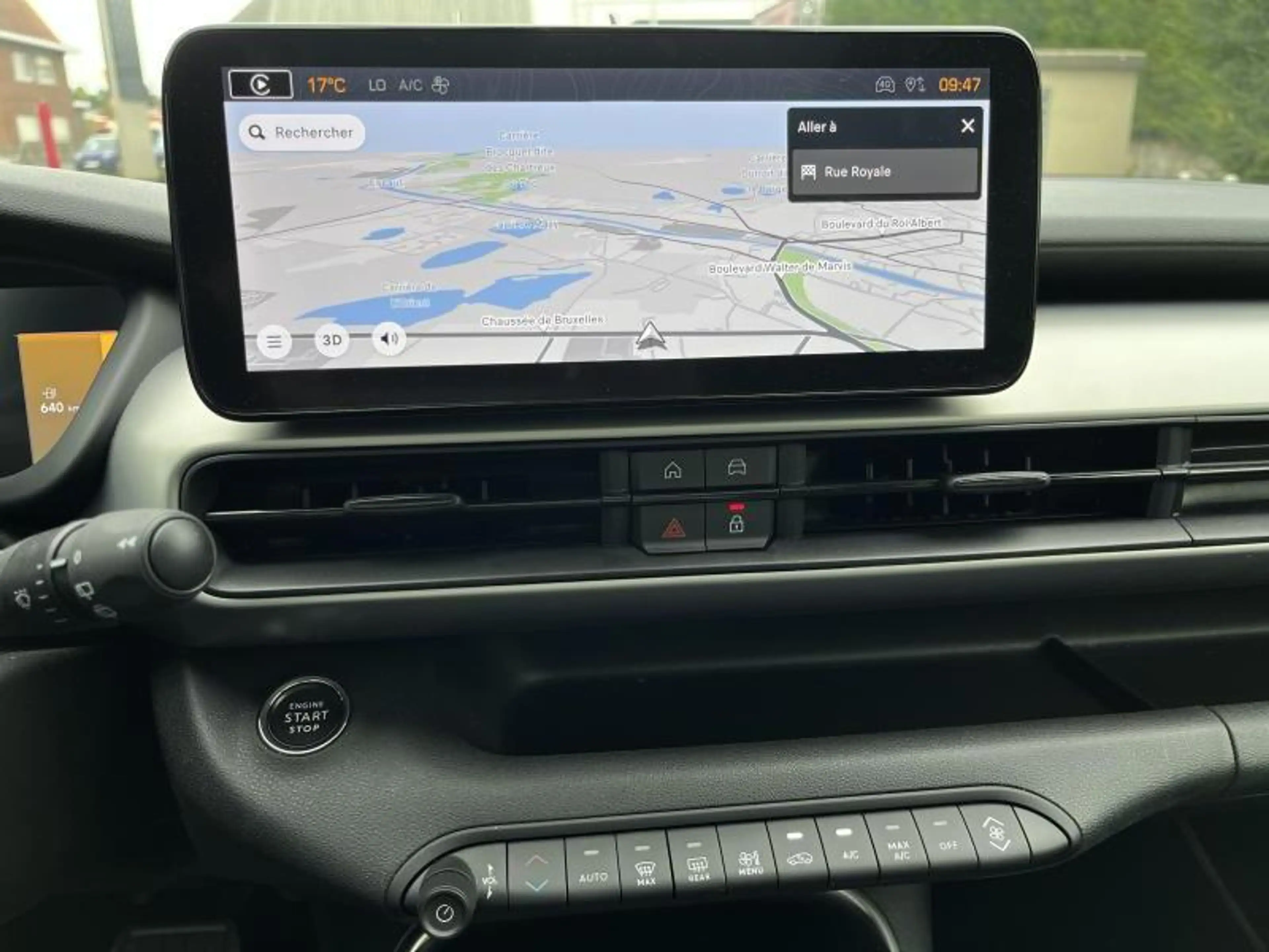 Jeep Avenger E-Hybrid Altitude — photo 11