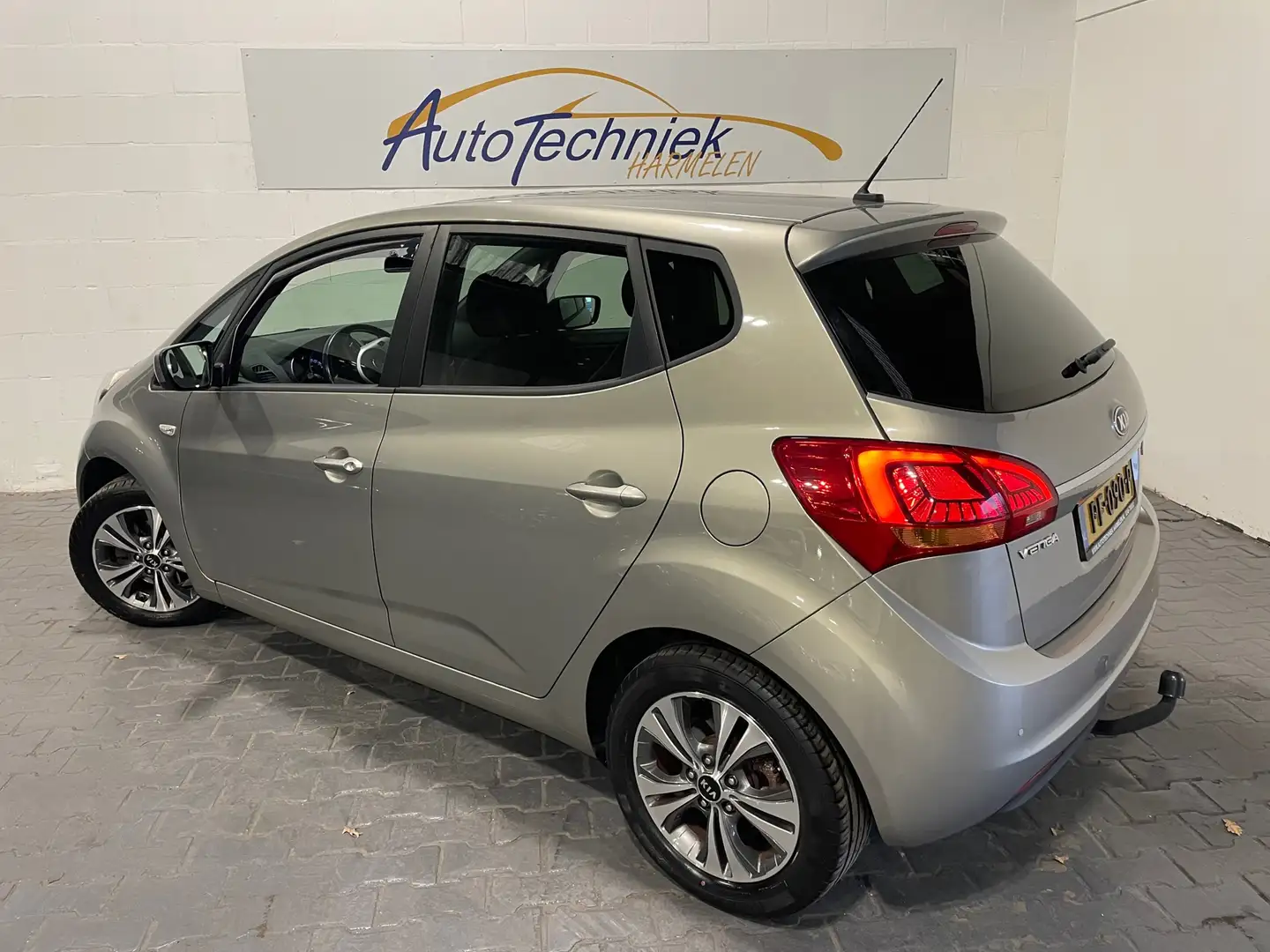 Kia Venga 1.4 CVVT DynamicPlusLine 2017.*73DKM*Navi*NL-Au Grijs - 2