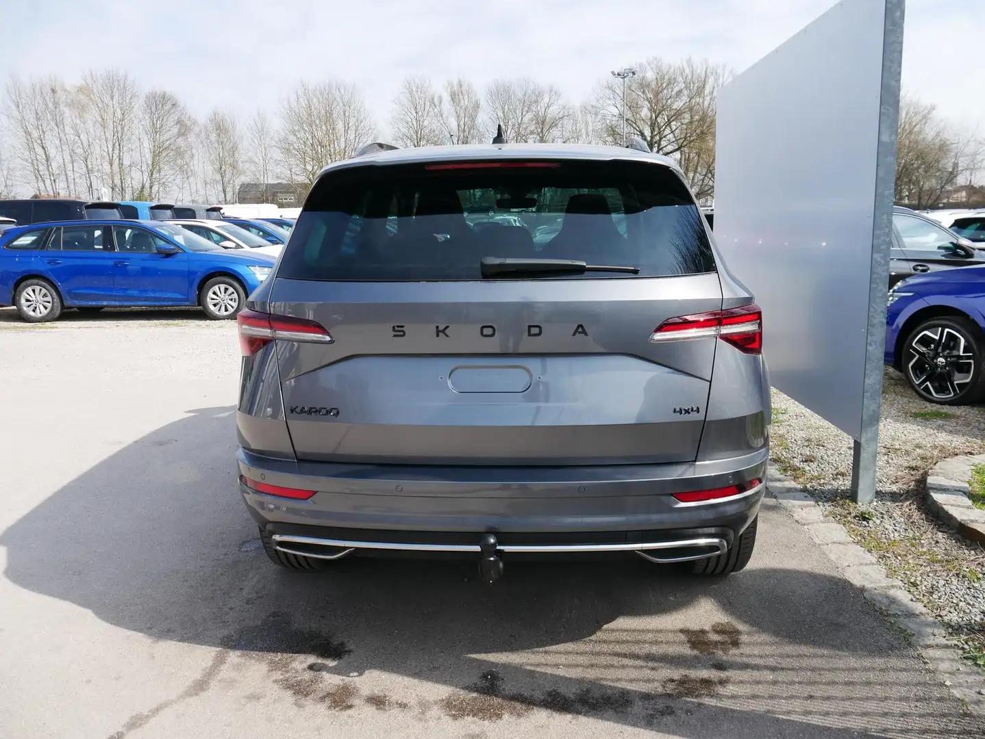 Skoda Karoq Sportline 2.0 TSI 4x4 DSG DSG*ACC*AHK-SCHWENKBA... Grau - 2