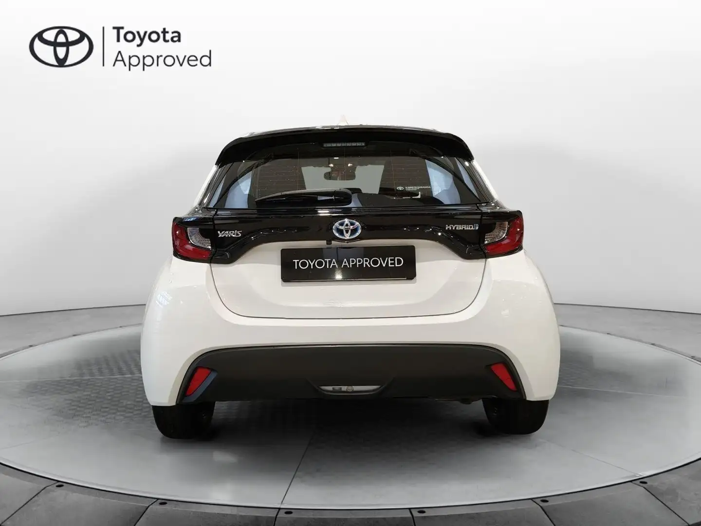 Toyota Yaris 1.5 Hybrid 5 porte Active Bianco - 2
