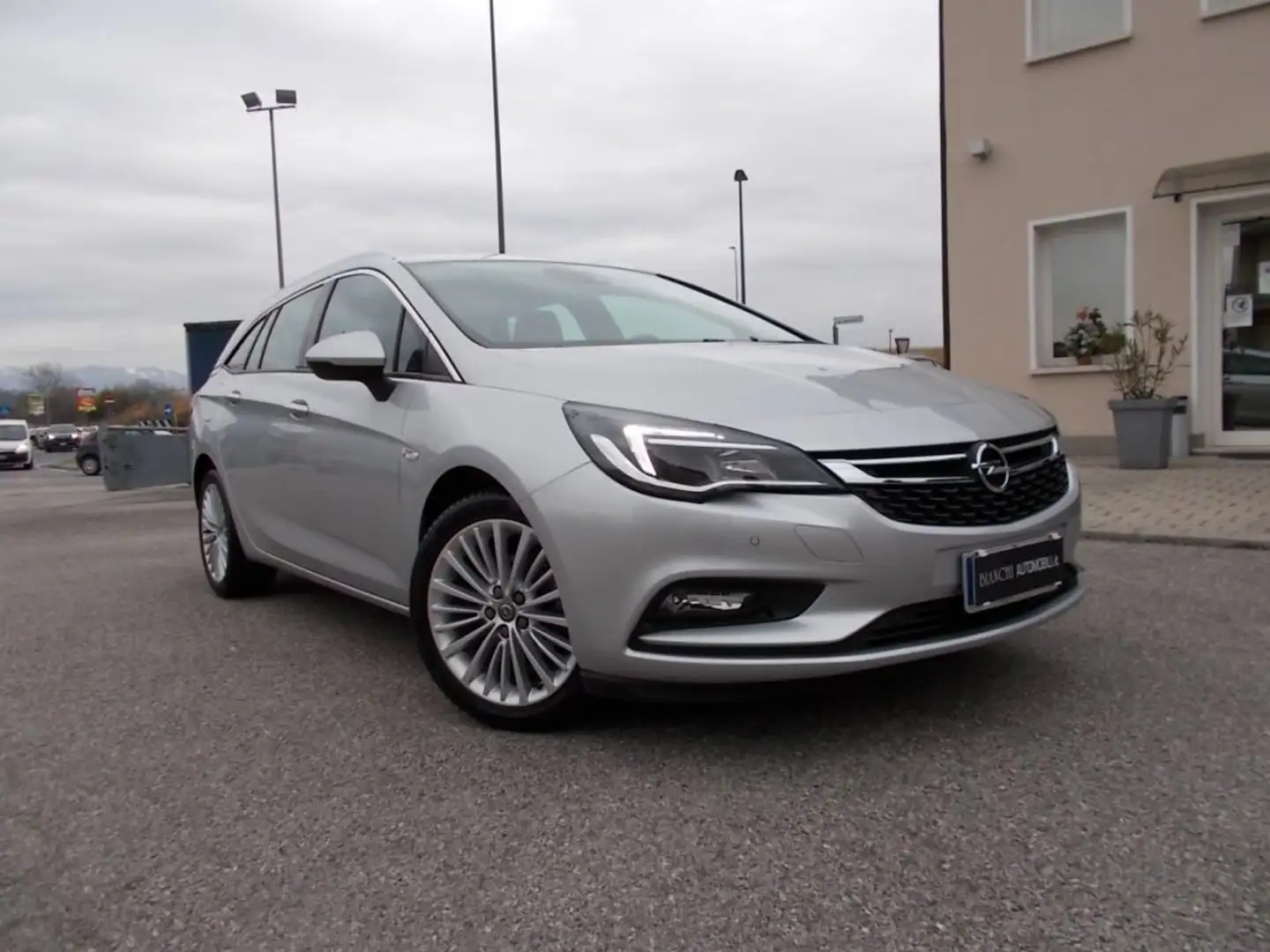 Opel Astra 1.6 CDTi 110CV S&S Sports Tourer Innovation Argento - 1