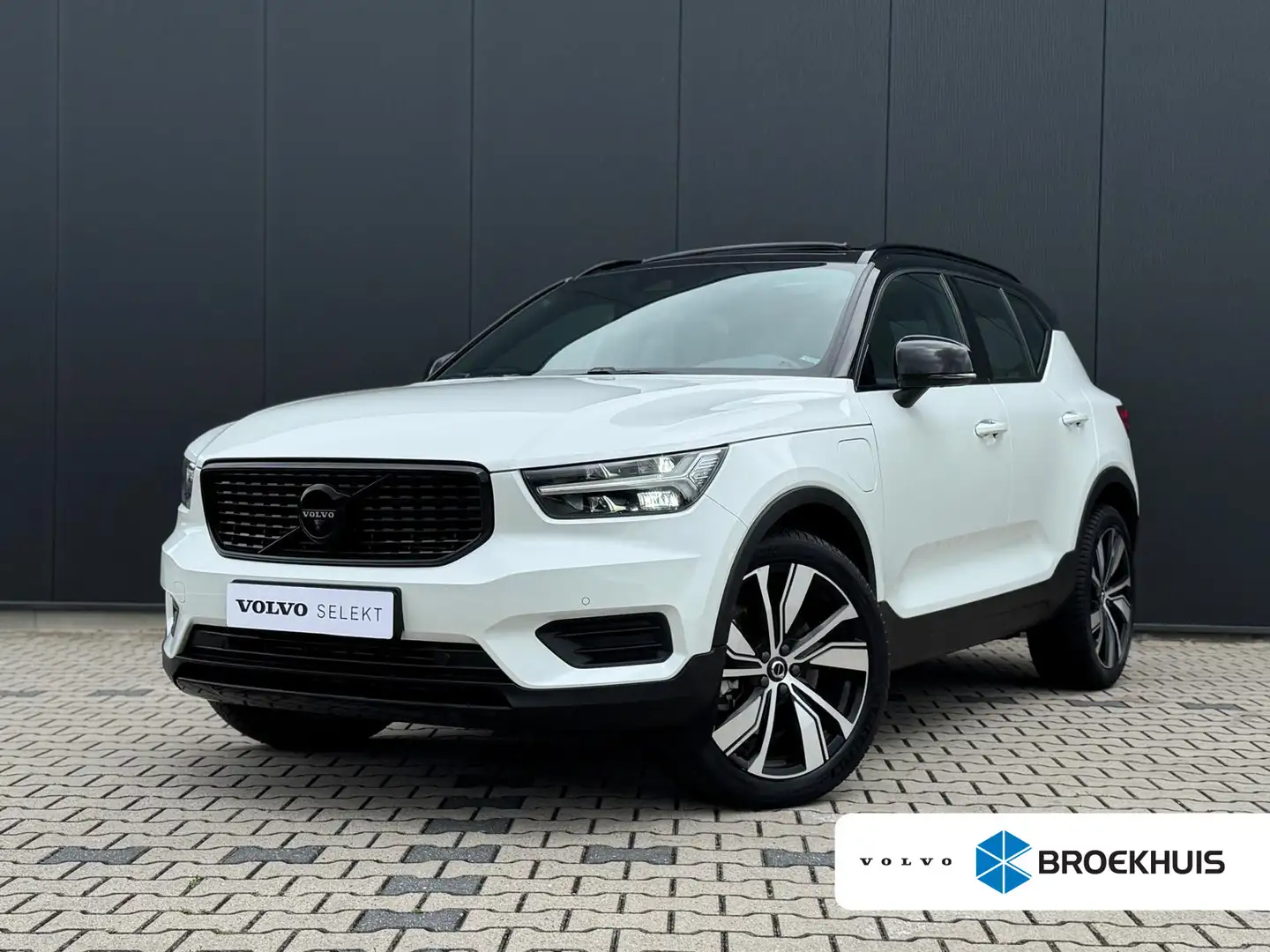 Volvo XC40 T4 Recharge R-Design | Panoramadak | Harman/Kardon Wit - 1