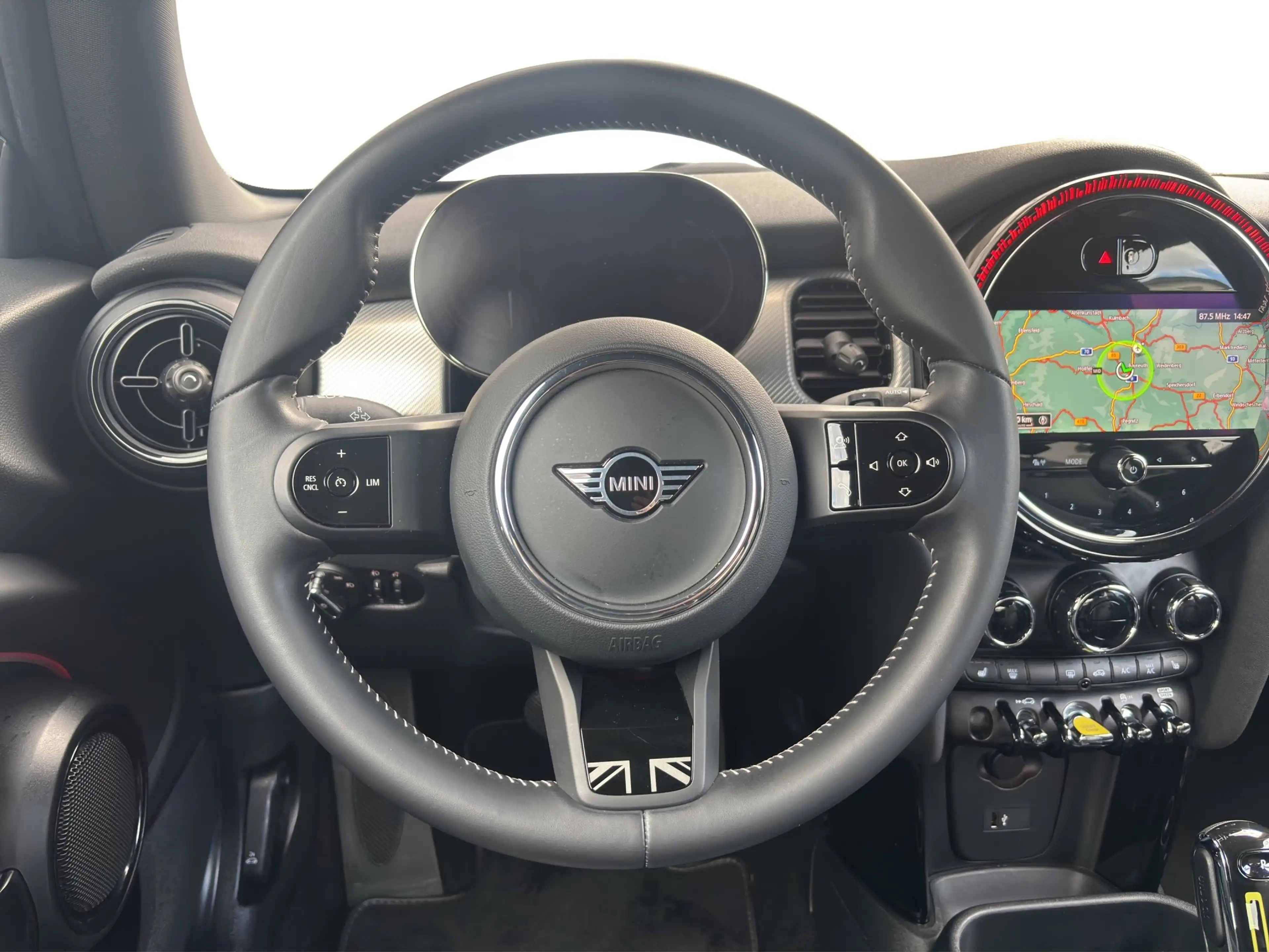 MINI Cooper SE 3-Türer Younique Navi LED Sportsitze  Younique Nav — photo 8