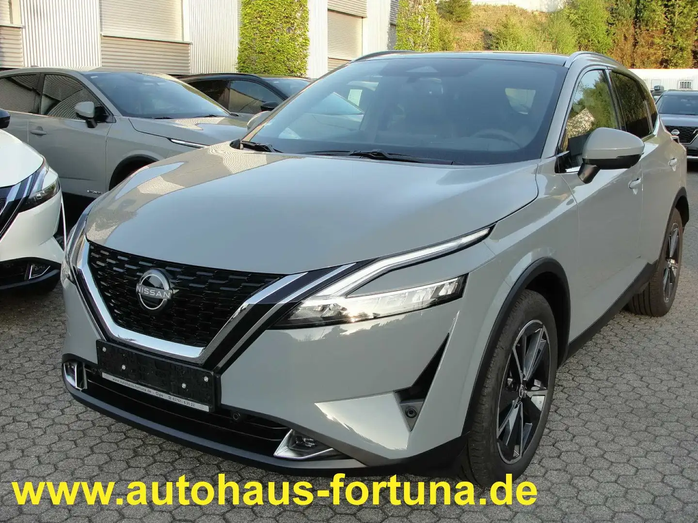 Nissan Qashqai Tekna 1.3 Automatic HUD Glasdach Grigio - 2