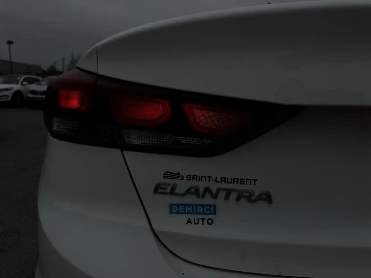 Hyundai ELANTRA снимка Hyundai ELANTRA