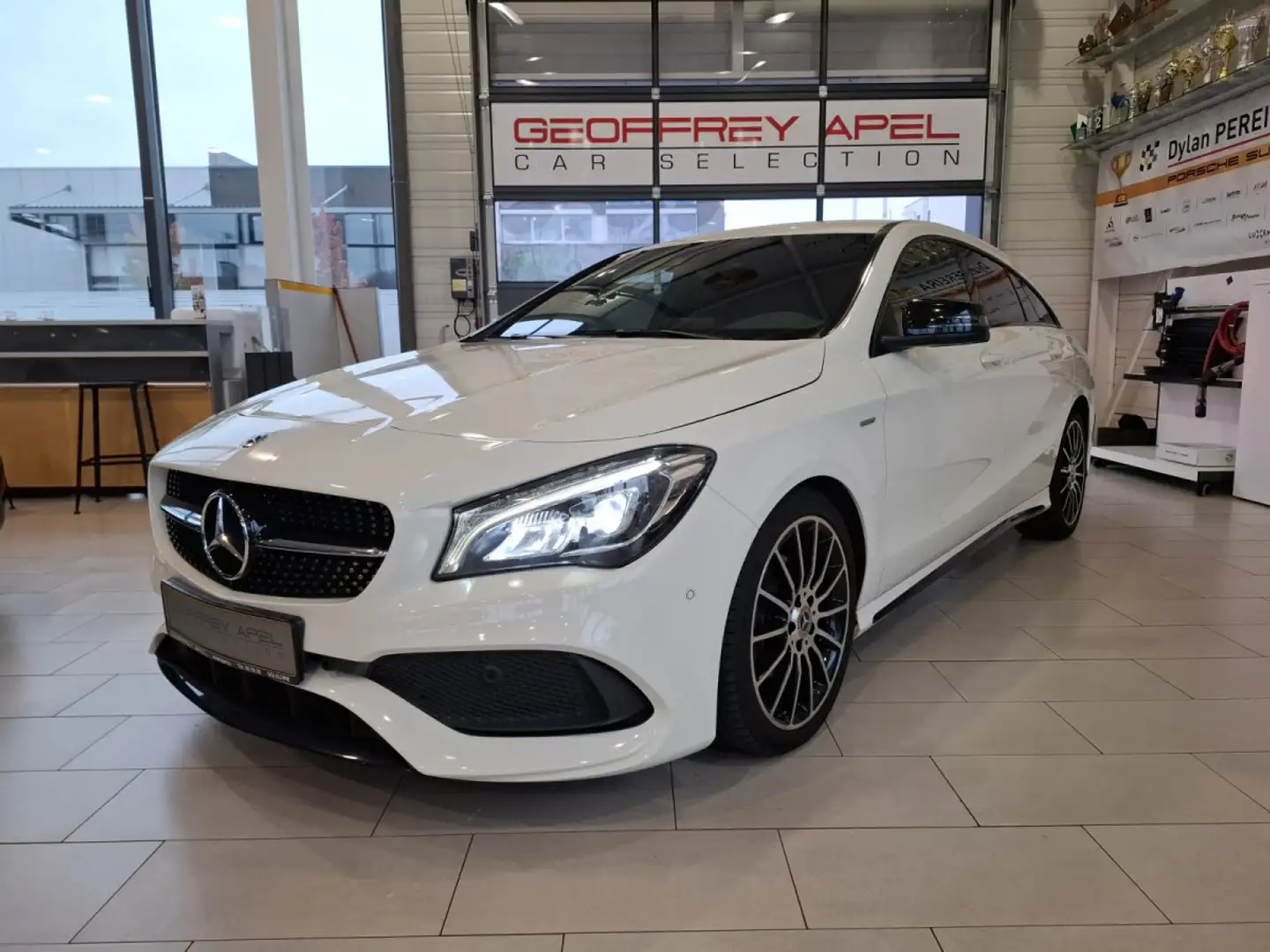 Mercedes-Benz CLA 200 Shooting Brake Edition AMG LINE,SPORT PAKET CUIR, Blanc - 1