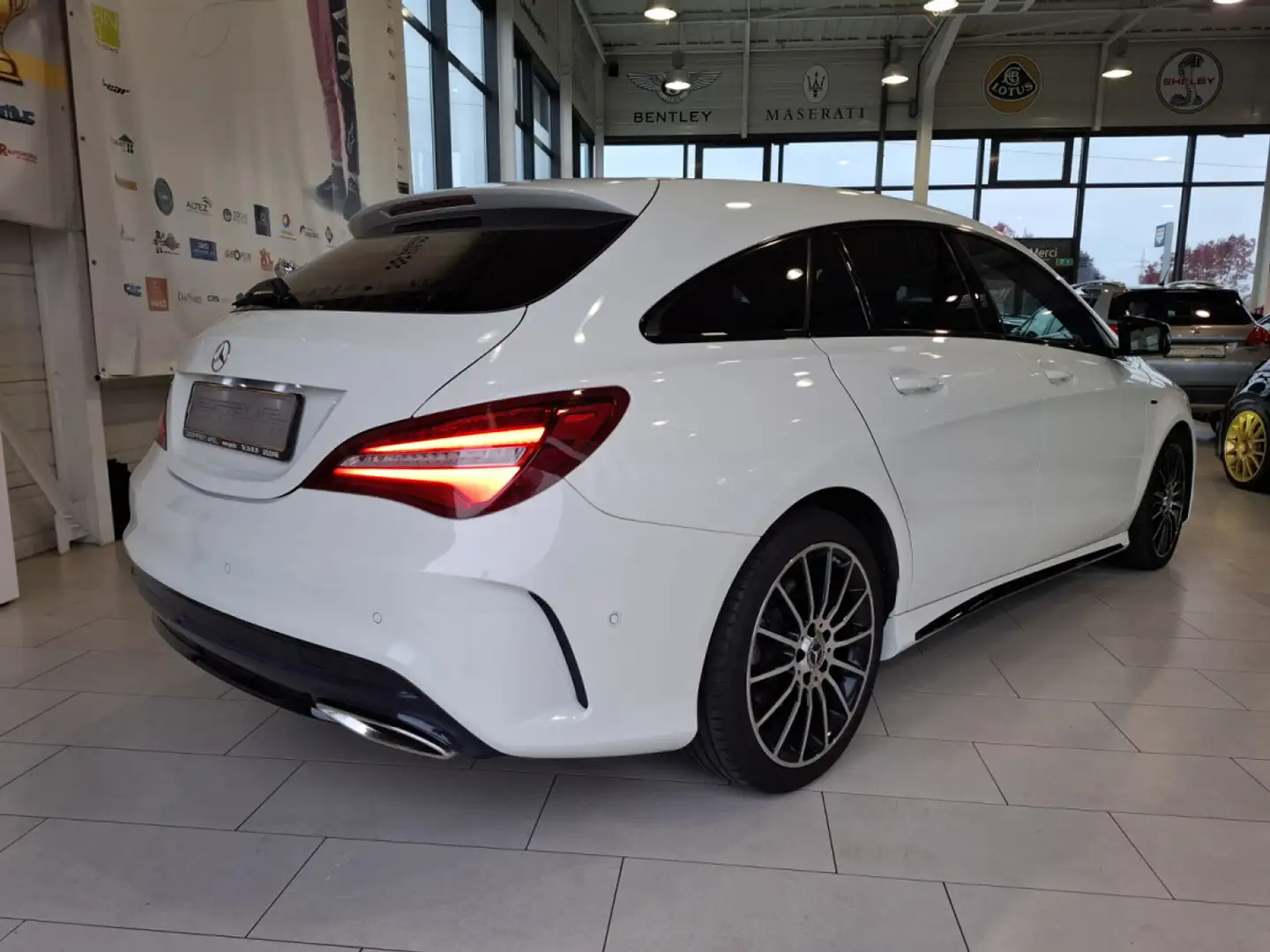 Mercedes-Benz CLA 200 Shooting Brake Edition AMG LINE,SPORT PAKET CUIR, Blanc - 2