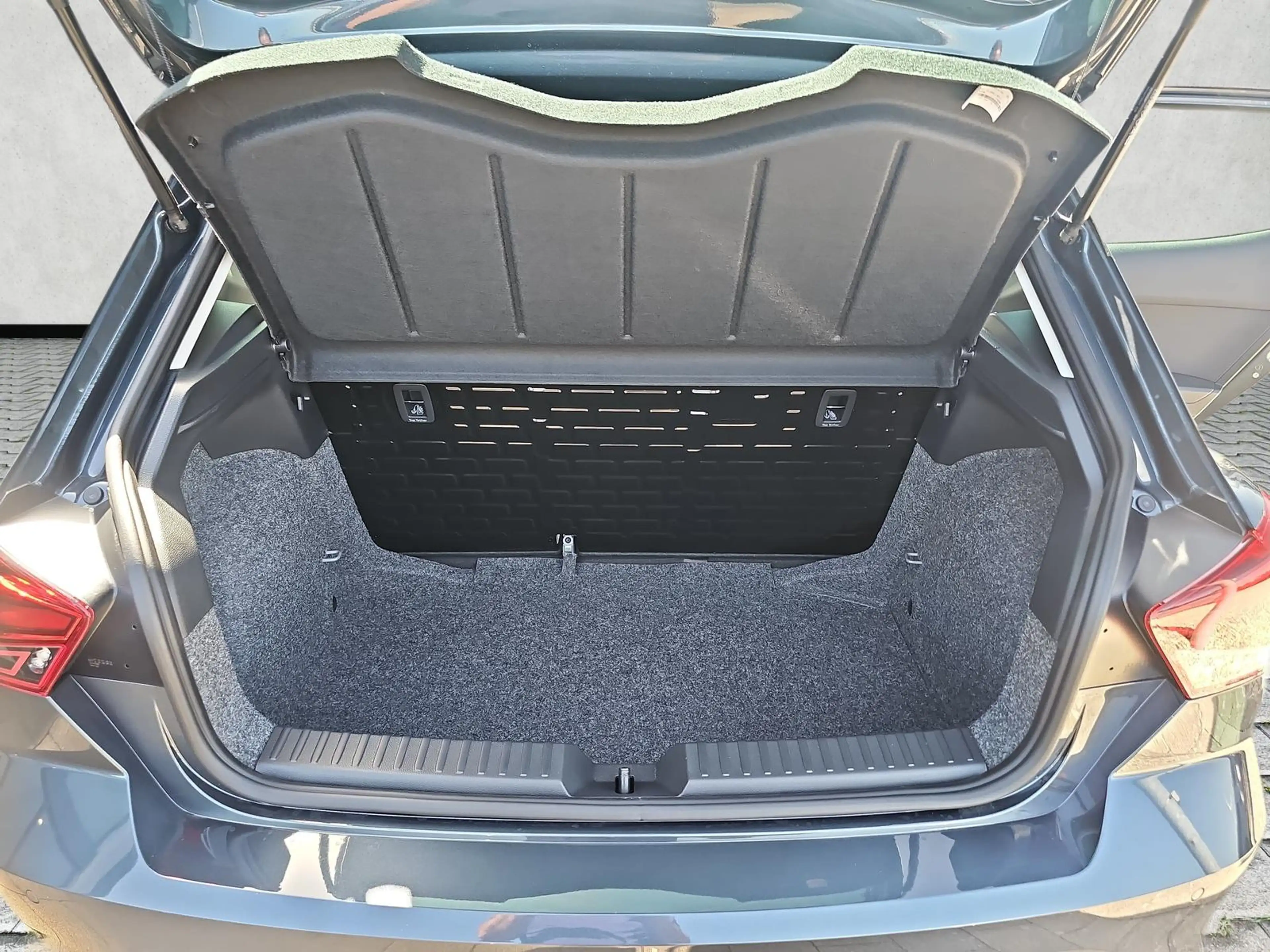 SEAT Ibiza 1.0 MPI Klimaanlage Tempomat Sitzheizung — photo 15