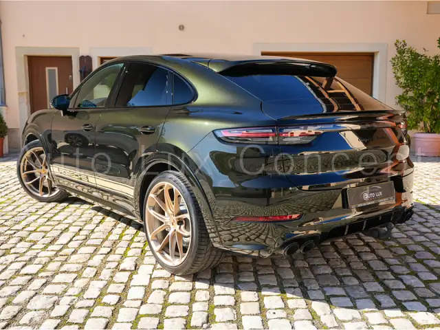 Porsche Cayenne view 4