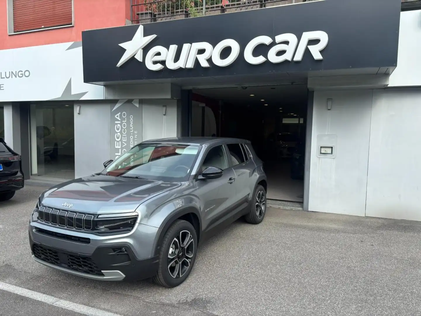 Jeep Avenger 1.2 turbo Summit fwd 100cv Gris - 1